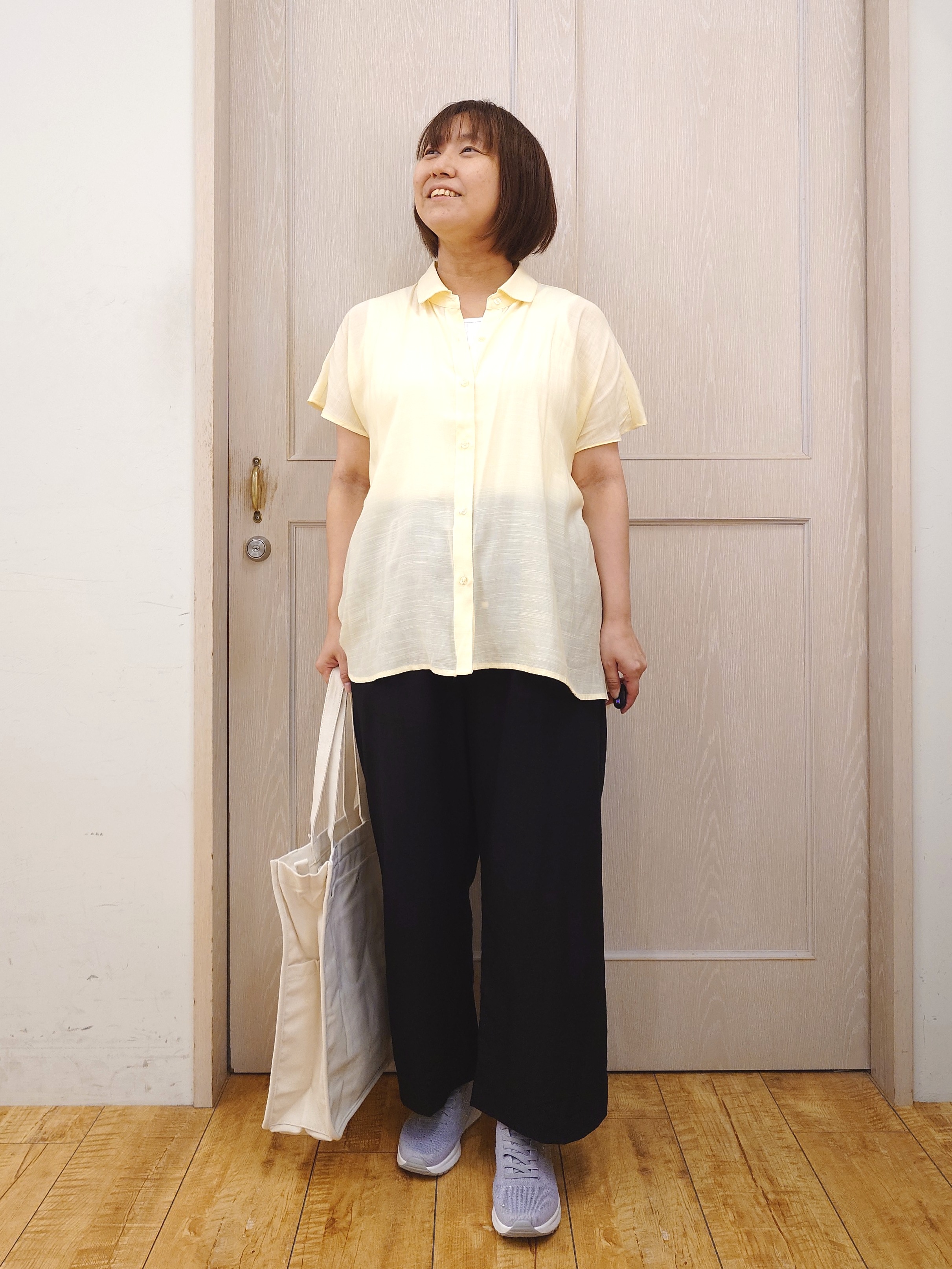 とろろさんの「SHOO･LA･RUE｜【ひんやり/UV】ほんのりシアーで上品な バックギャザーブラウス」を使ったコーディネート