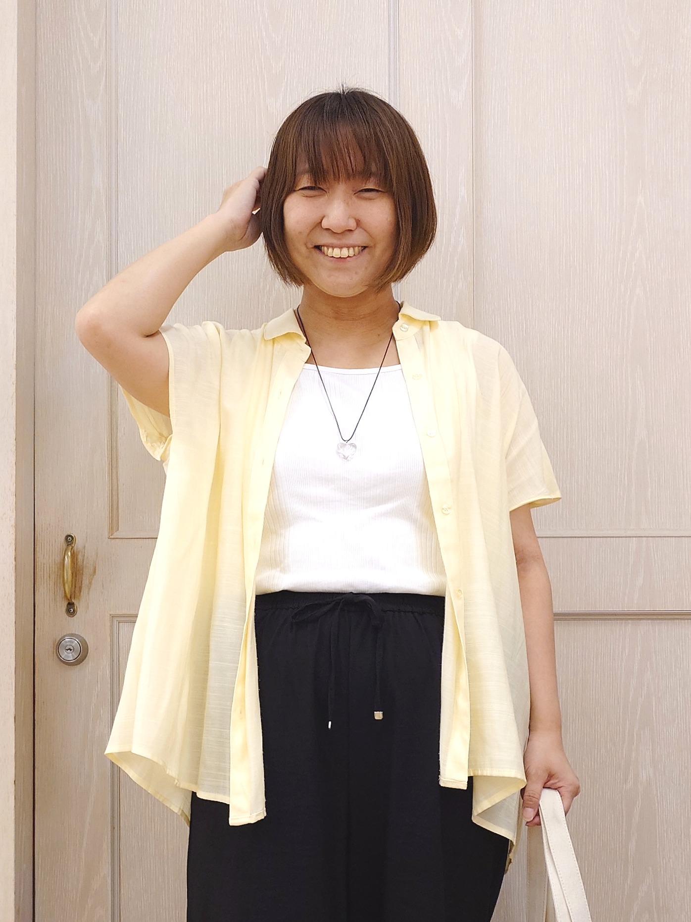 とろろさんの「SHOO･LA･RUE｜【ひんやり/UV】ほんのりシアーで上品な バックギャザーブラウス」を使ったコーディネート