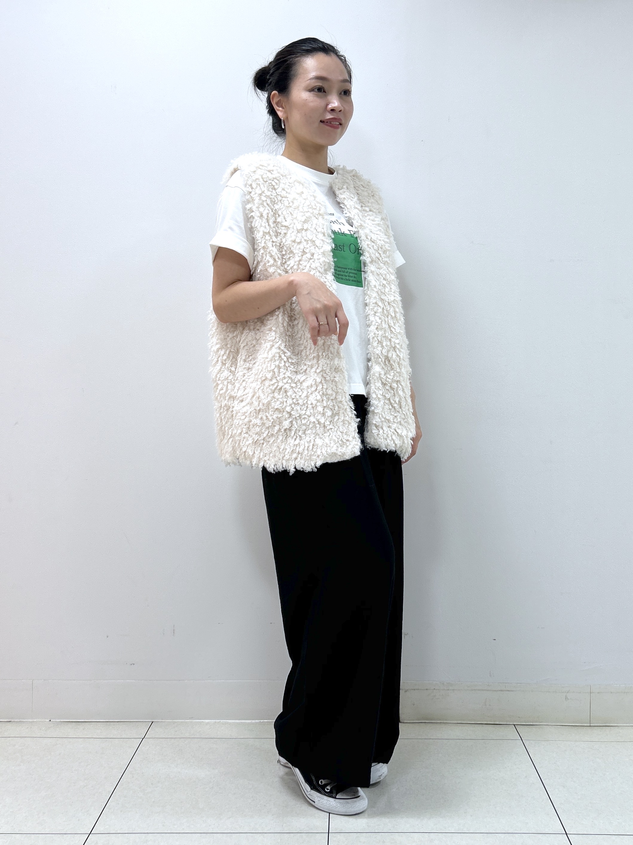 Kaiさんの「Dessin｜グラフィックデザイン Tシャツ」を使ったコーディネート