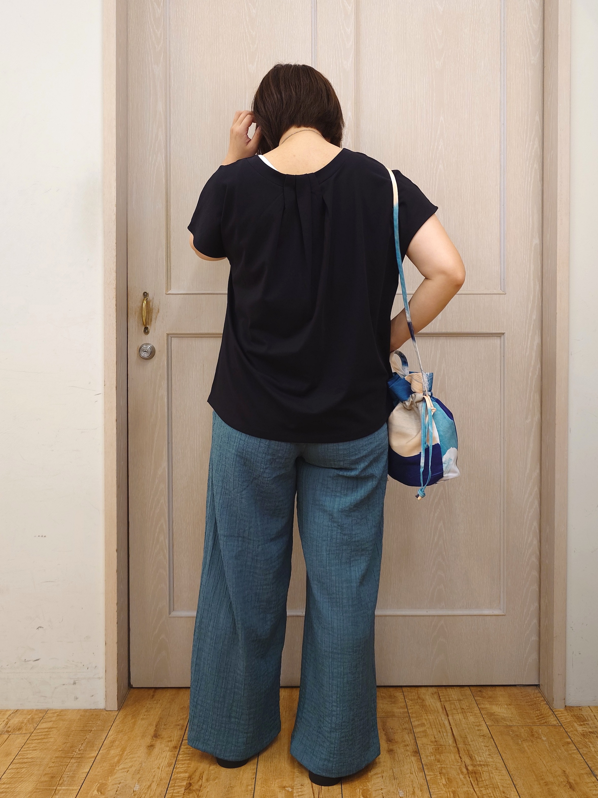 とろろさんの「SHOO･LA･RUE｜【ひんやり/前後2WAY/S-LL】楽に着られて好印象 やわらかトップス」を使ったコーディネート