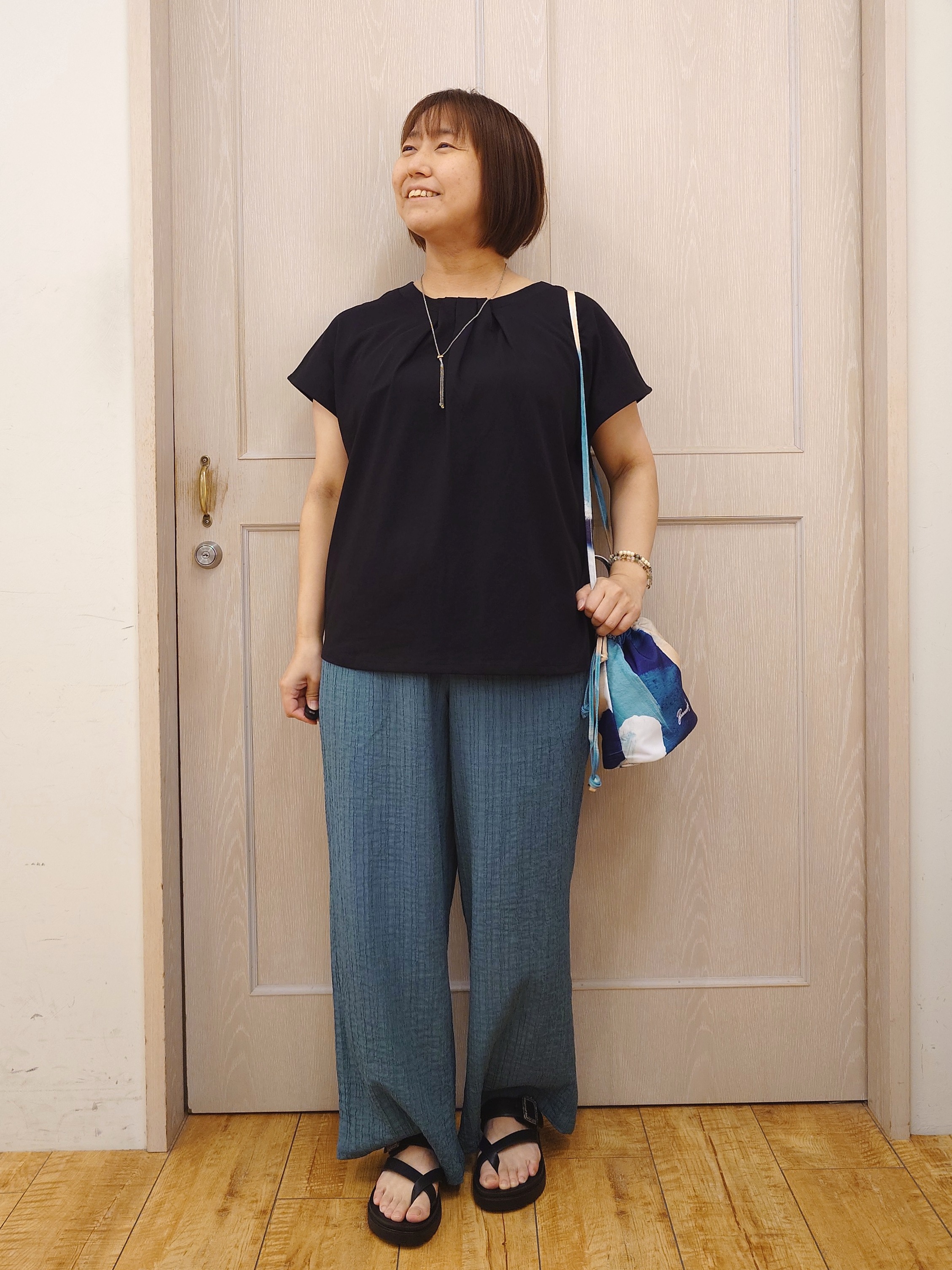 とろろさんの「SHOO･LA･RUE｜【ひんやり/前後2WAY/S-LL】楽に着られて好印象 やわらかトップス」を使ったコーディネート