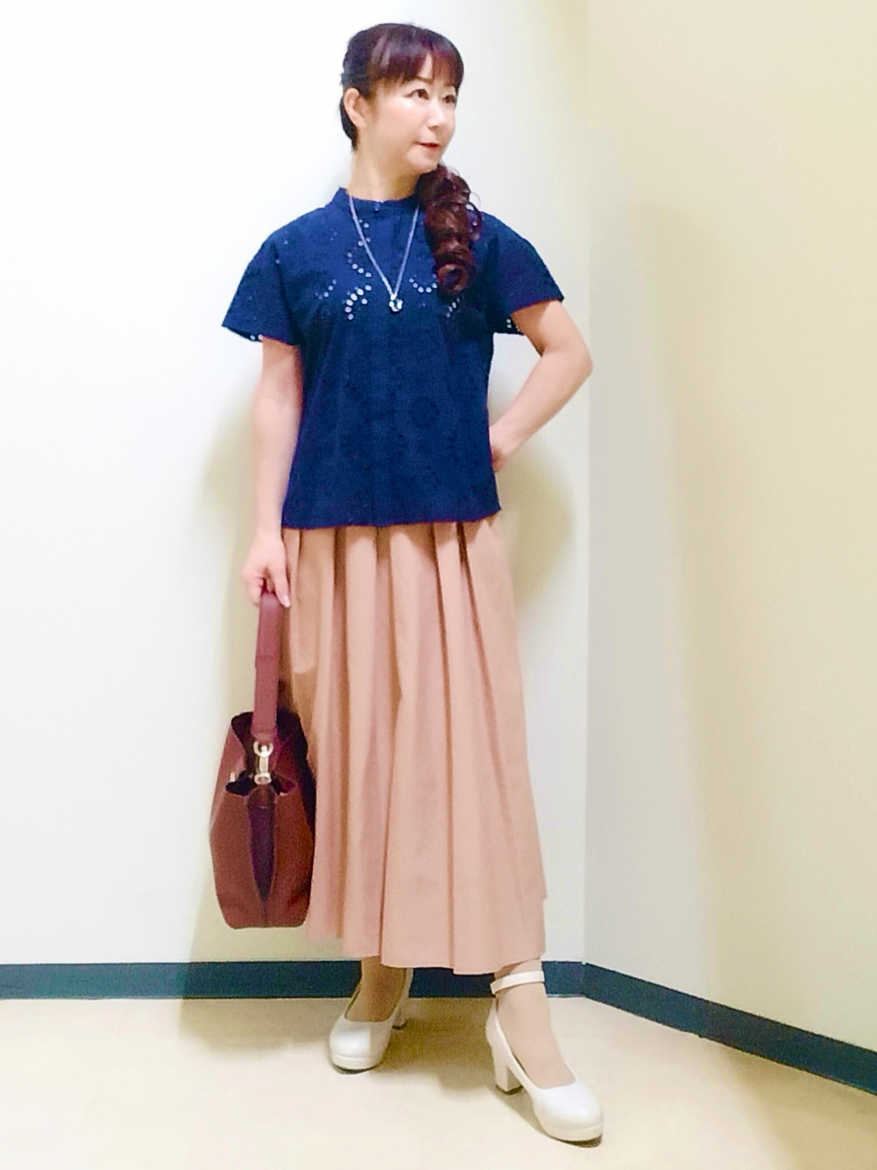 花さんの「Reflect｜【通勤◎】カットワーク刺繍レース シャツブラウス」を使ったコーディネート