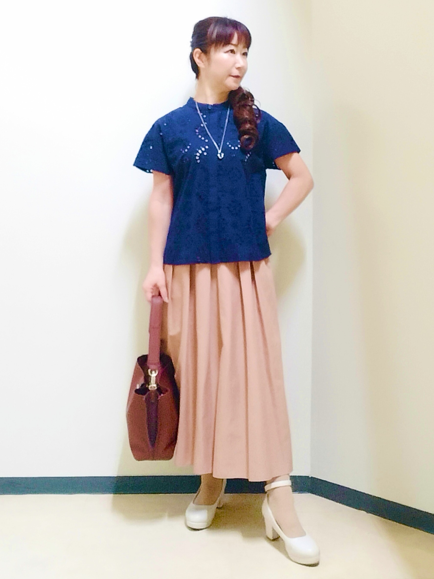 花さんの「Reflect｜【通勤◎】カットワーク刺繍レース シャツブラウス」を使ったコーディネート