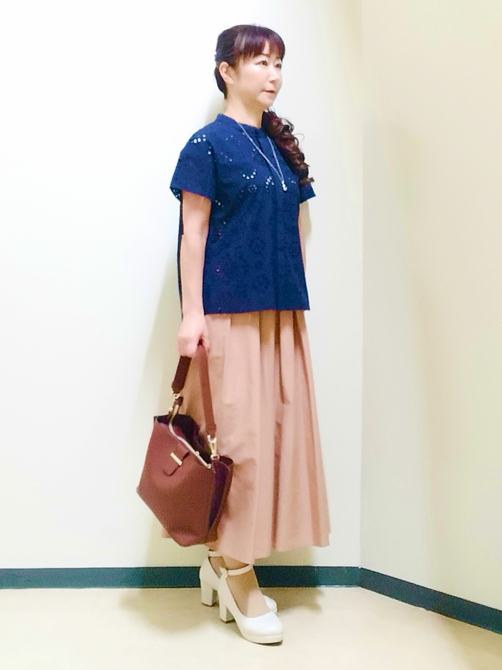 花さんの「Reflect｜【通勤◎】カットワーク刺繍レース シャツブラウス」を使ったコーディネート