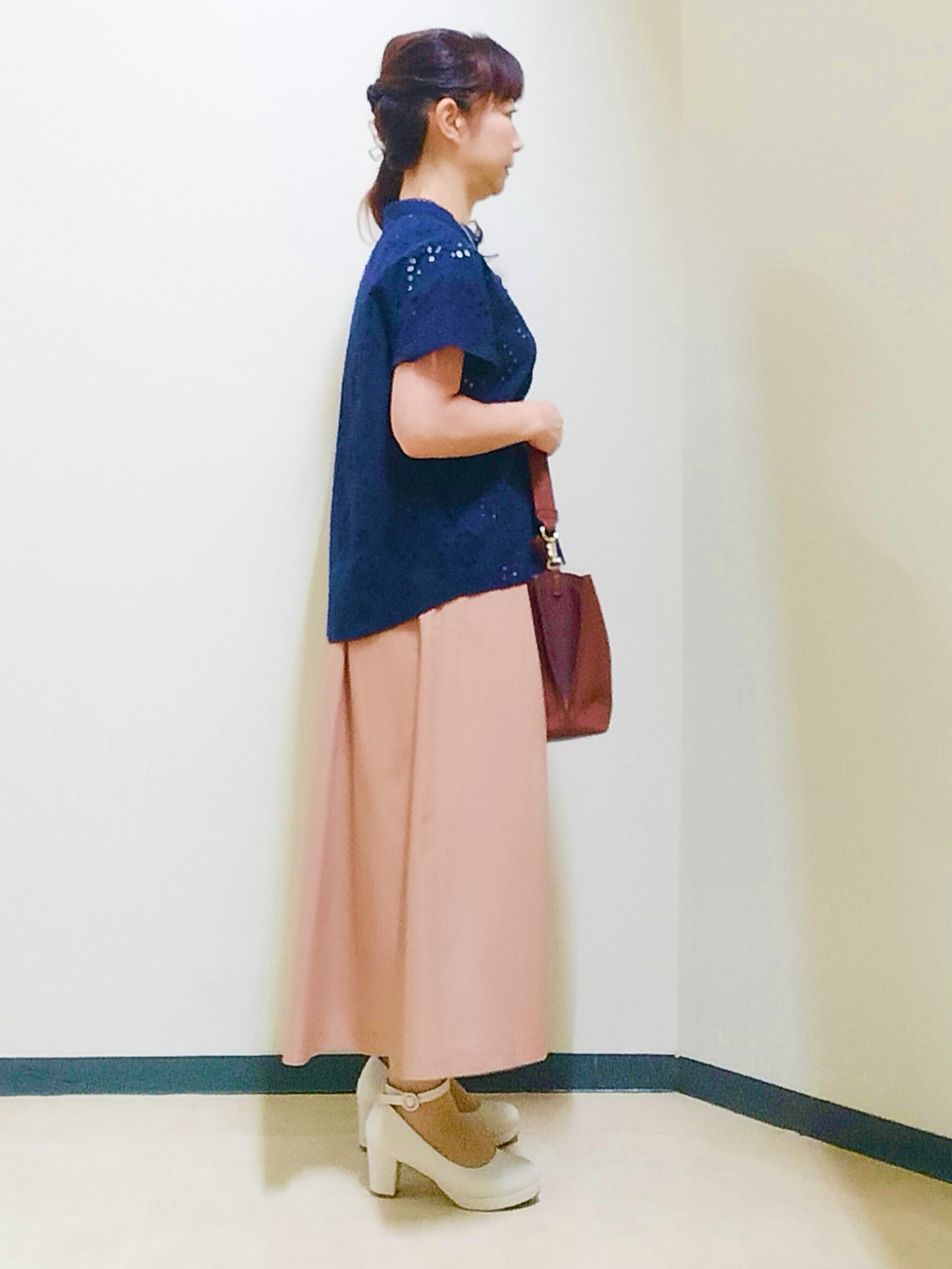 花さんの「Reflect｜【通勤◎】カットワーク刺繍レース シャツブラウス」を使ったコーディネート
