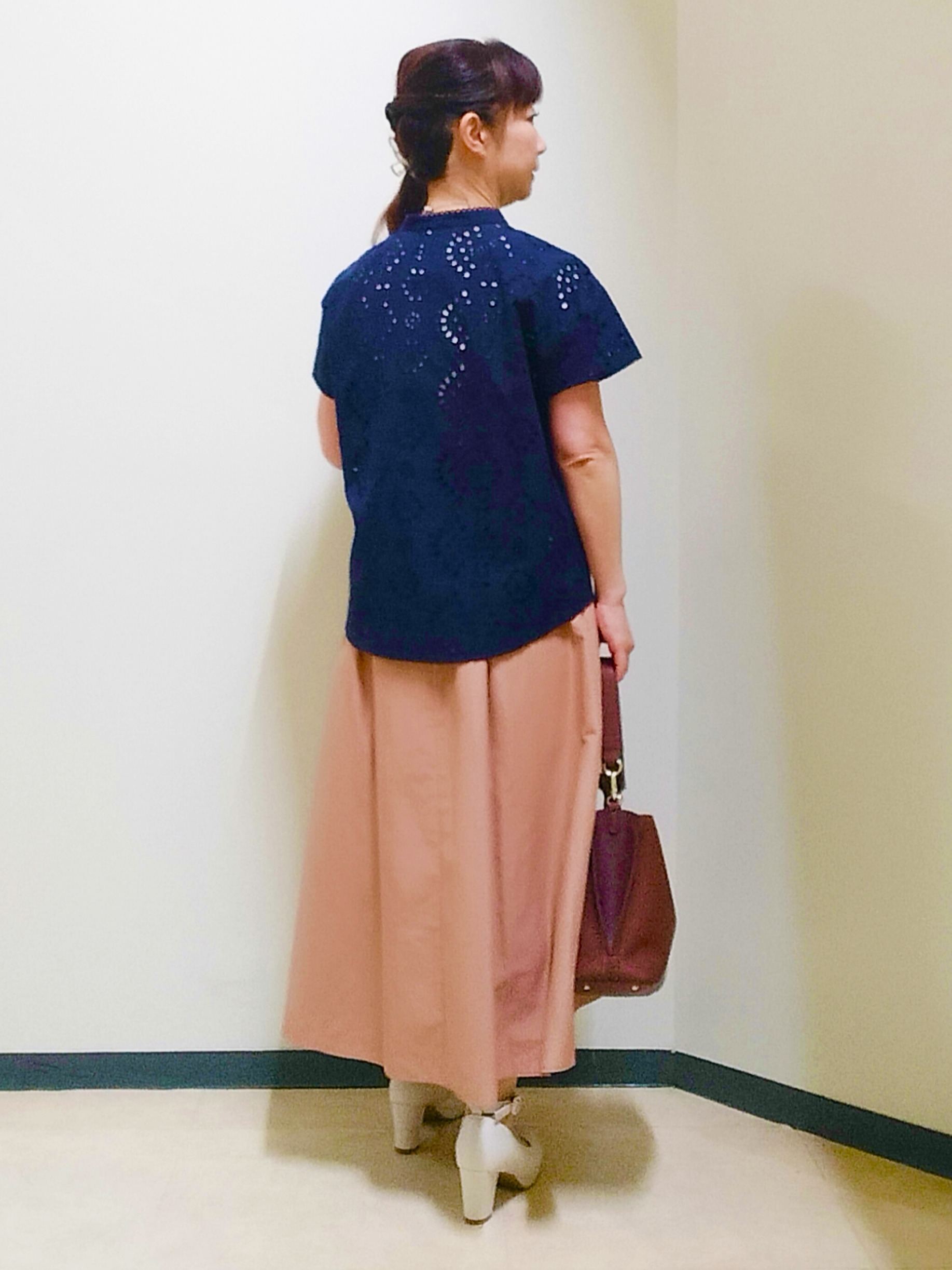花さんの「Reflect｜【通勤◎】カットワーク刺繍レース シャツブラウス」を使ったコーディネート
