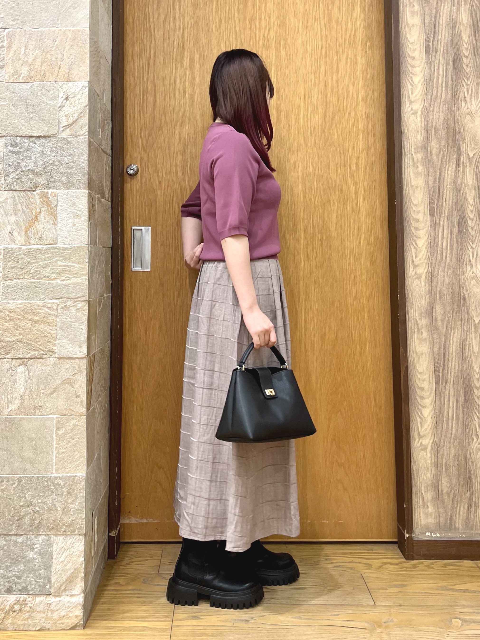 ゆっきーさんの「SHOO･LA･RUE｜【ガンガン洗える/ひんやり/UV/毛玉になりにくい】上半身すっきり 二の腕見せない5分袖ニット」を使ったコーディネート