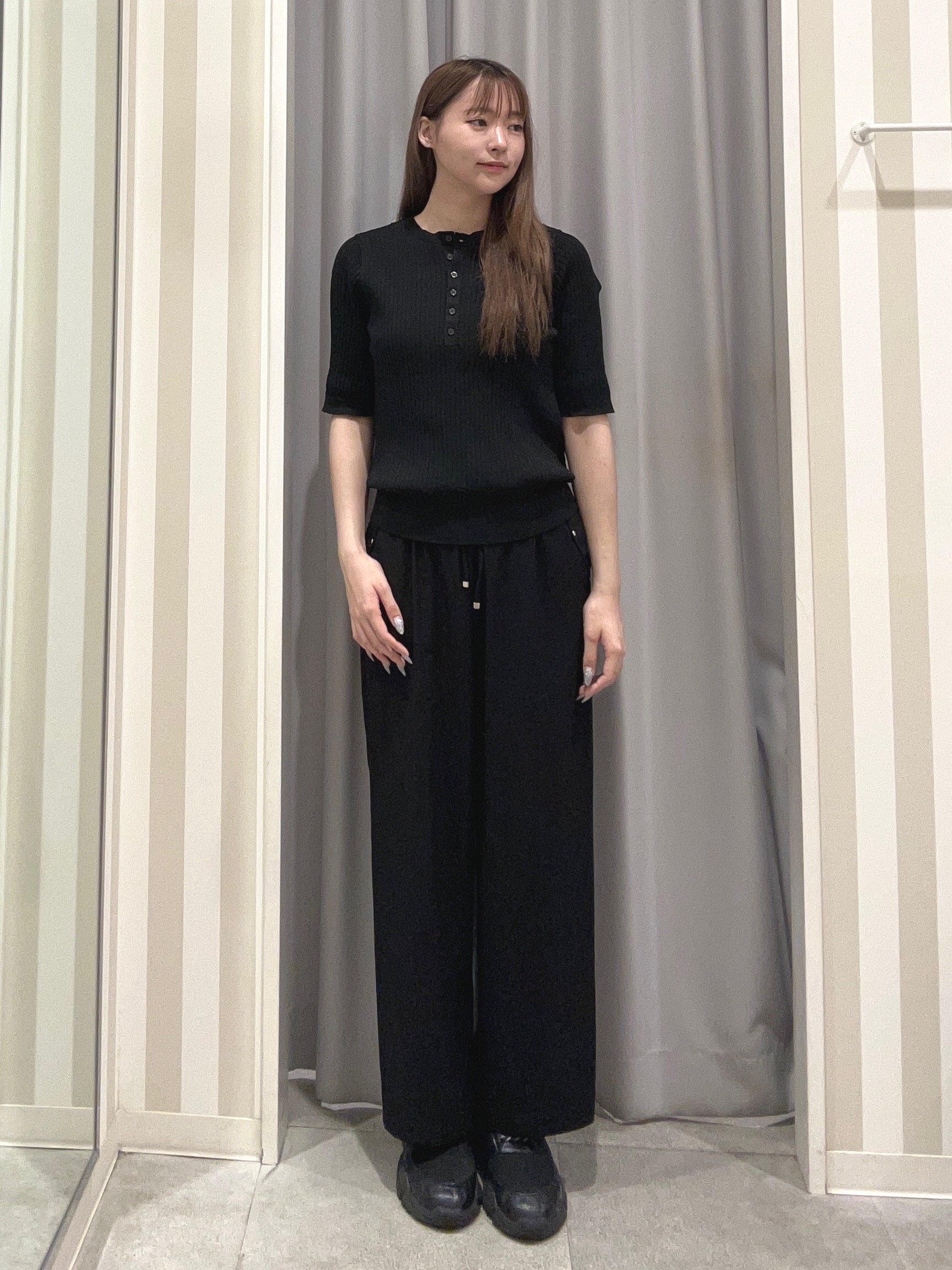 美空さんの「SHOO･LA･RUE｜【S-LL】抜け感ある着こなしに ヘンリーネック リブニット」を使ったコーディネート