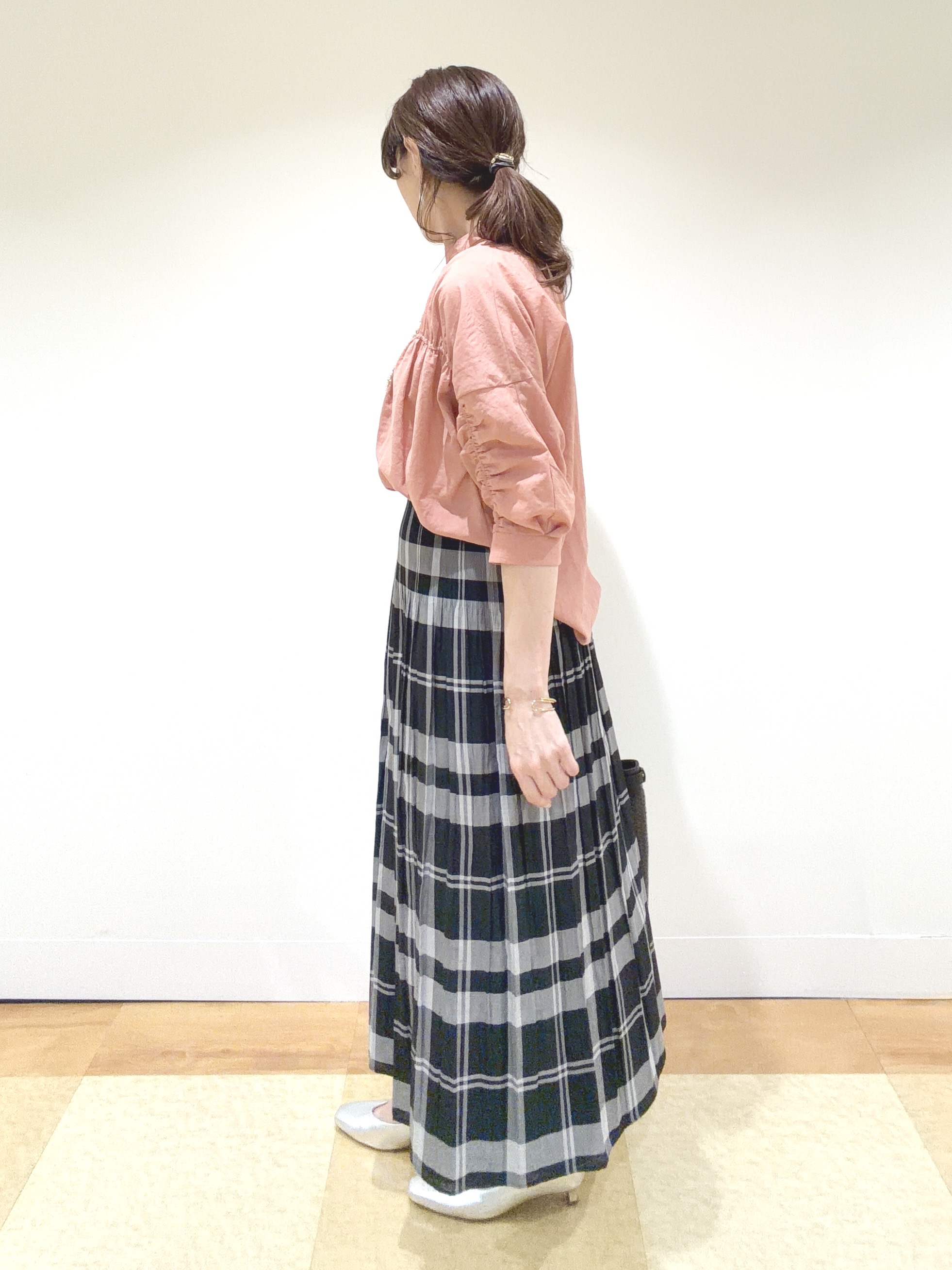 ayaさんの「Reflect｜【手洗い可】プチハイネック ギャザーブラウス」を使ったコーディネート