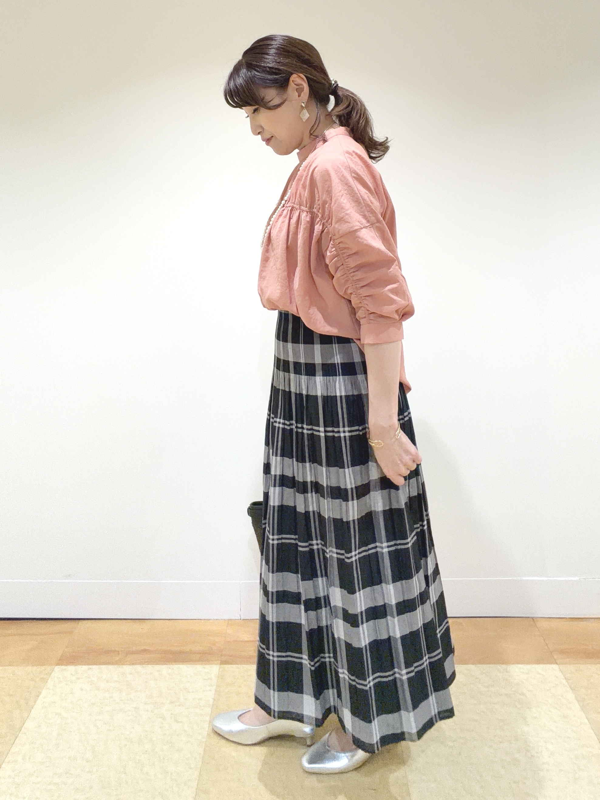 ayaさんの「Reflect｜【手洗い可】プチハイネック ギャザーブラウス」を使ったコーディネート