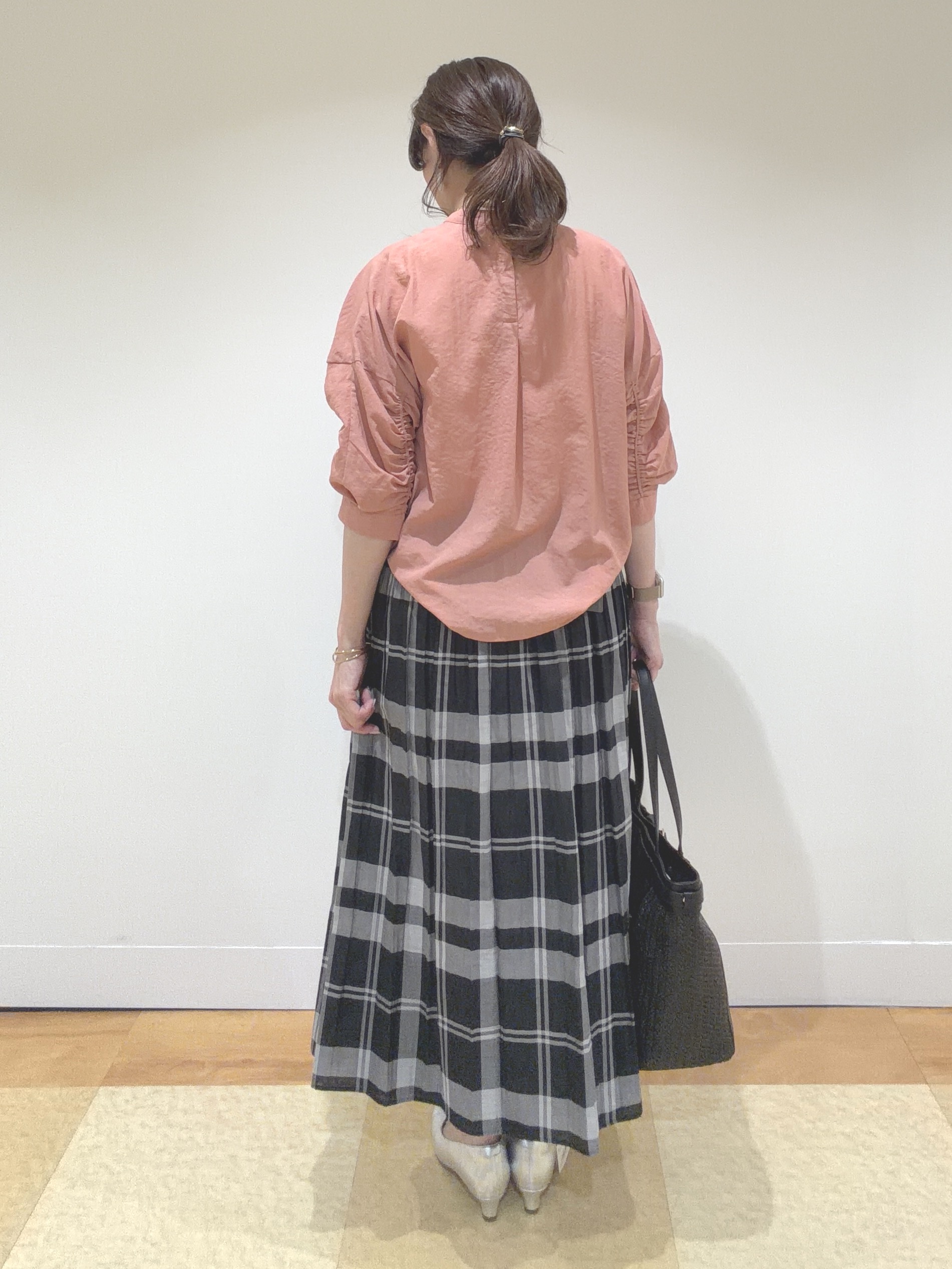 ayaさんの「Reflect｜【手洗い可】プチハイネック ギャザーブラウス」を使ったコーディネート