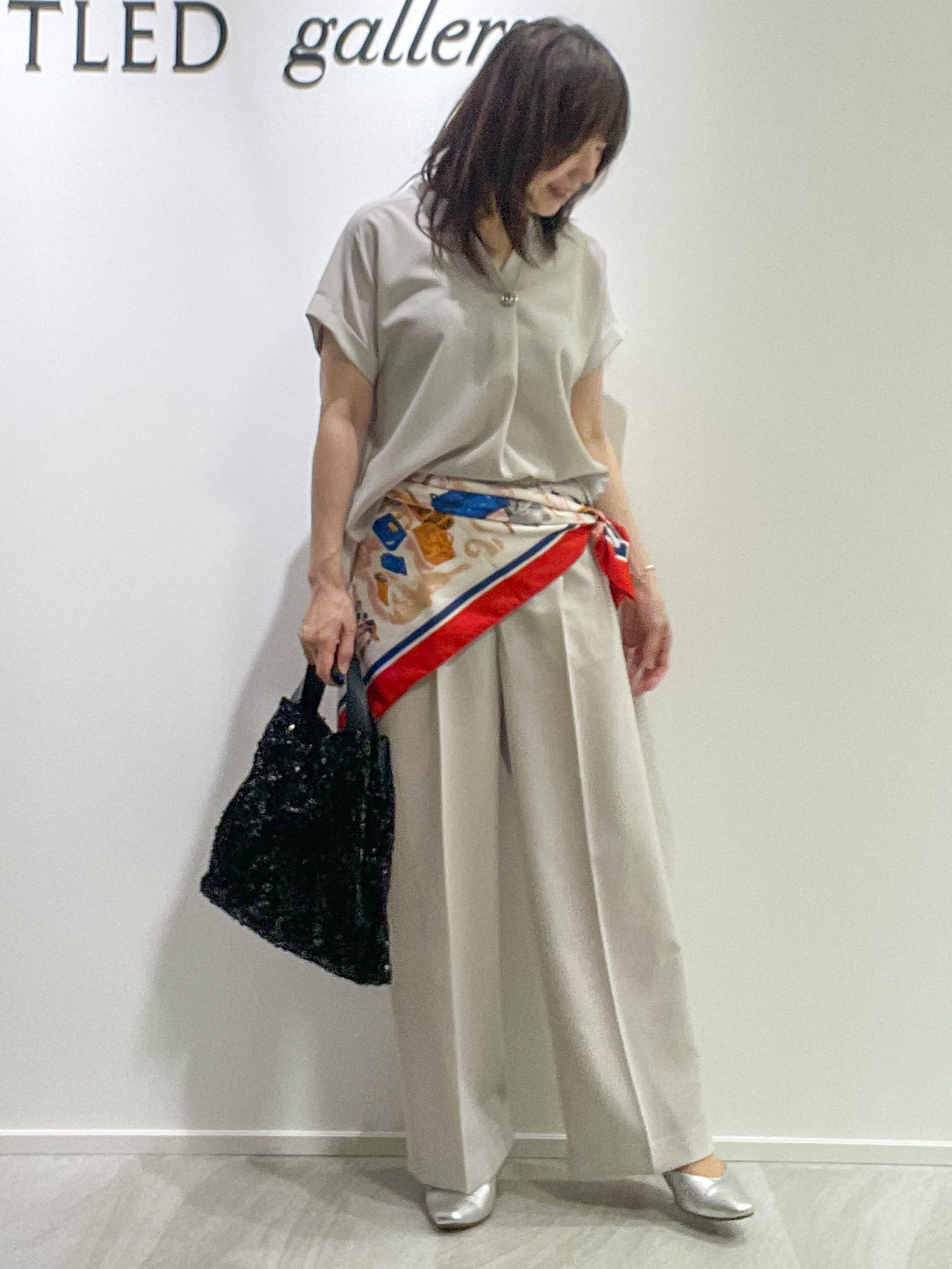 めいさんの「UNTITLED｜【残暑も快適/セットアップ可/接触冷感】エアリークールブラウス」を使ったコーディネート
