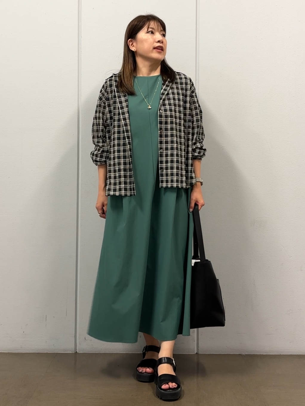 SaKiさんの「UNTITLED｜【接触冷感/UVカット/吸水速乾】Aラインロングワンピース」を使ったコーディネート
