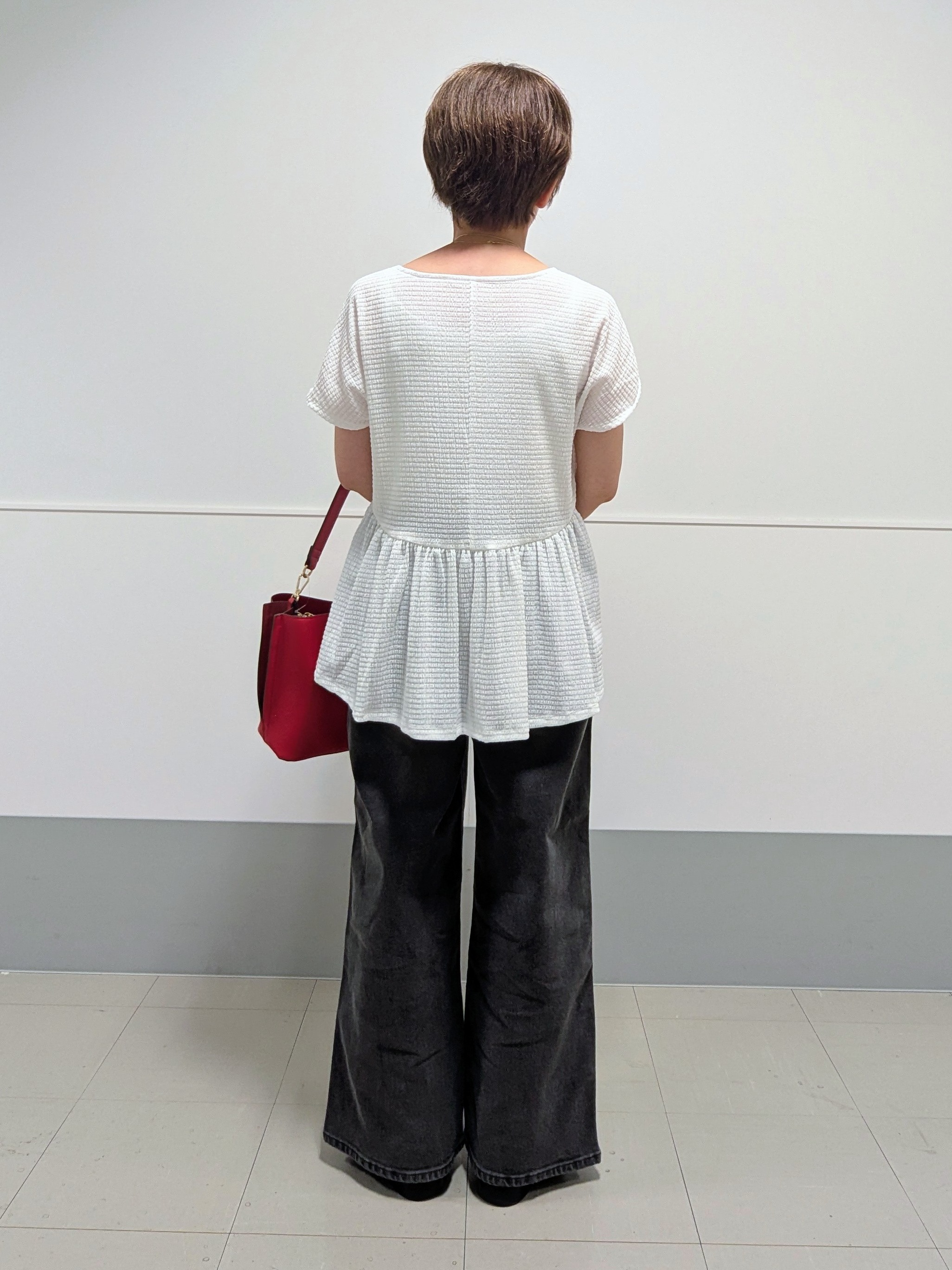 nishiさんの「Reflect｜【腰まわりカバー／手洗い可】ペプラムプルオーバー」を使ったコーディネート