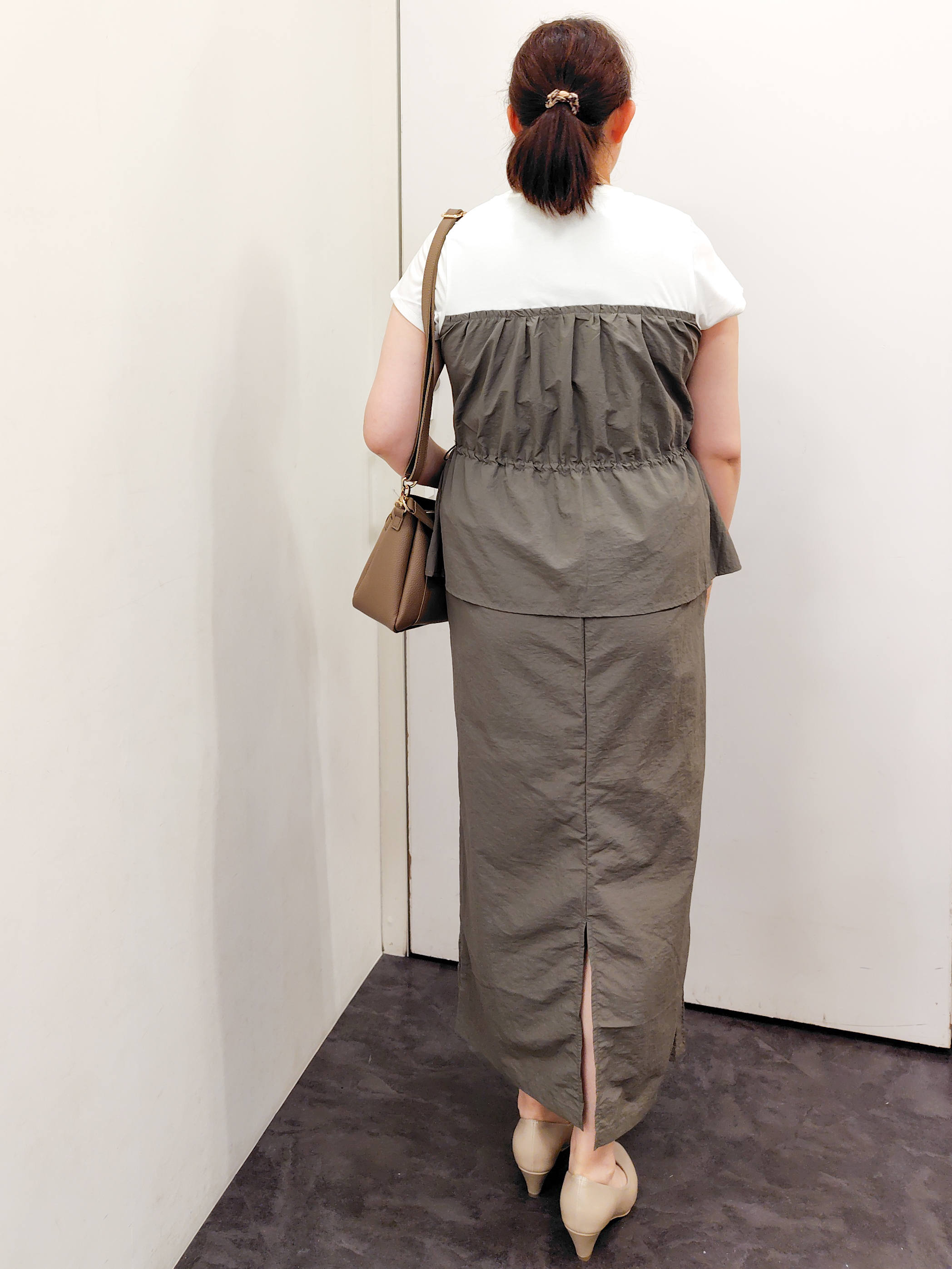 こんちゃんさんの「grove｜【低身長さんも選べる着丈・洗濯機◎】1枚で旬顔！Tシャツドッキングドロストワンピース」を使ったコーディネート