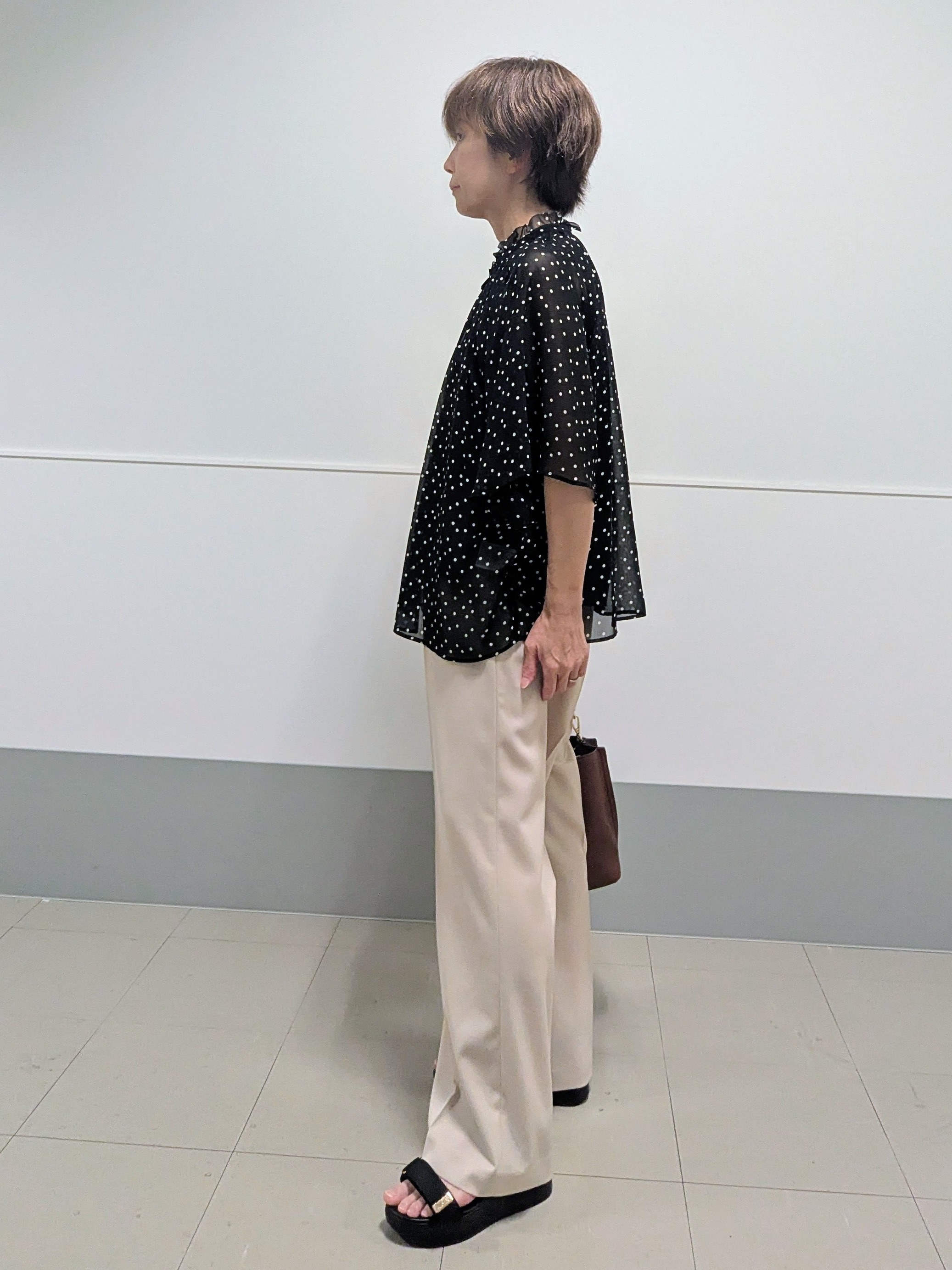 nishiさんの「Reflect｜【セットアップ／手洗い可】ドット柄シアーブラウス」を使ったコーディネート