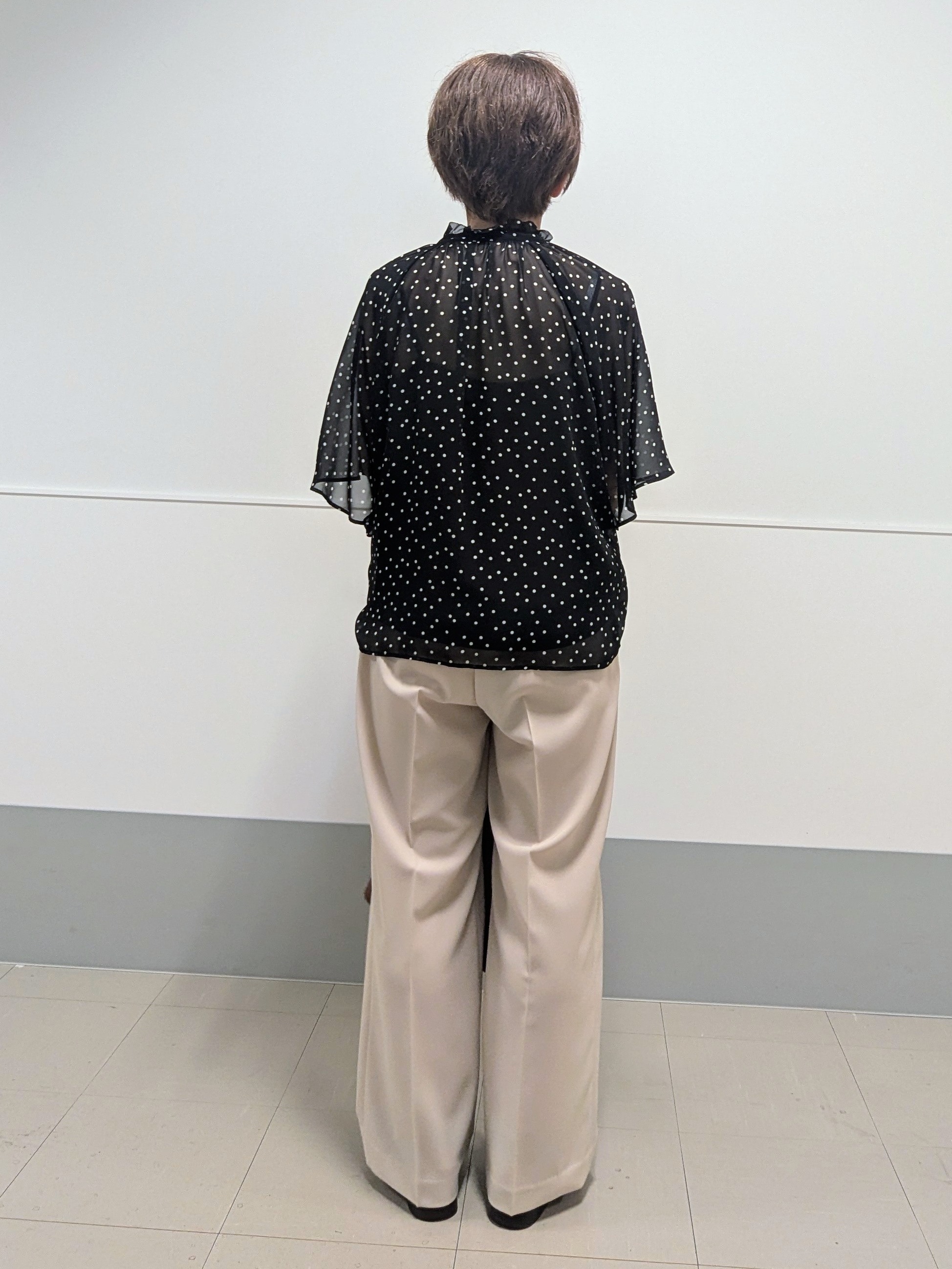 nishiさんの「Reflect｜【セットアップ／手洗い可】ドット柄シアーブラウス」を使ったコーディネート