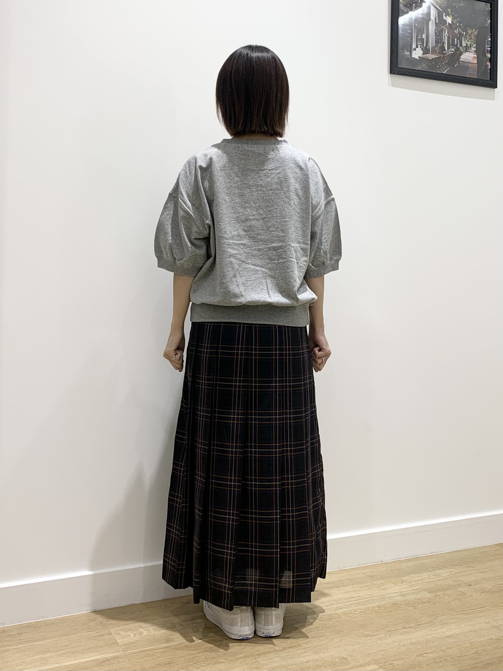 IMARIさんの「Dessin｜ハーフスリーブロゴプルオーバー」を使ったコーディネート
