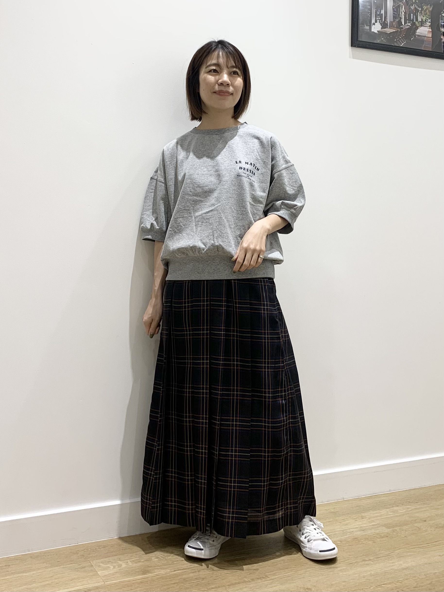 IMARIさんの「Dessin｜ハーフスリーブロゴプルオーバー」を使ったコーディネート
