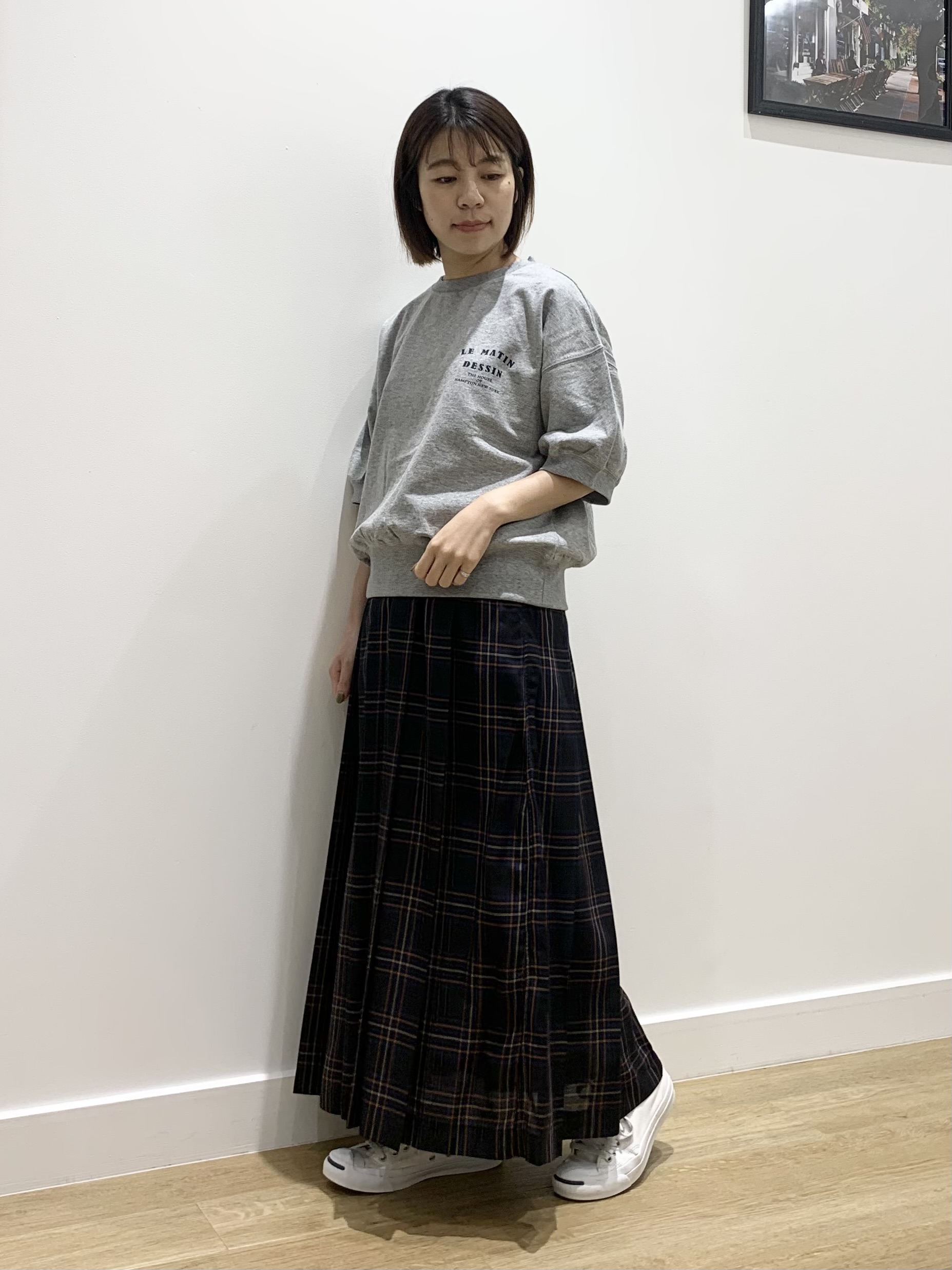 IMARIさんの「Dessin｜ハーフスリーブロゴプルオーバー」を使ったコーディネート
