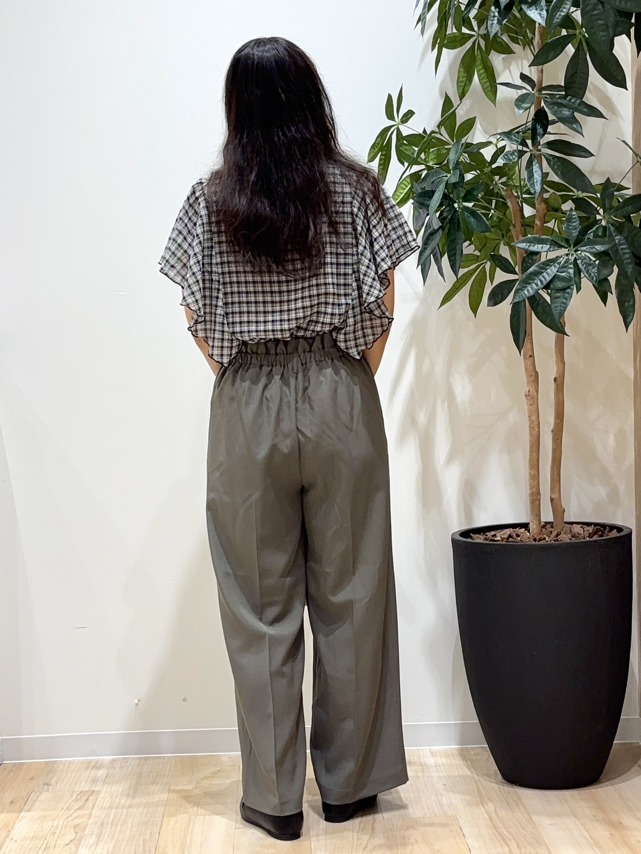 miraiさんの「grove｜1枚で着映えが叶う チェックラッフルフリルブラウス」を使ったコーディネート