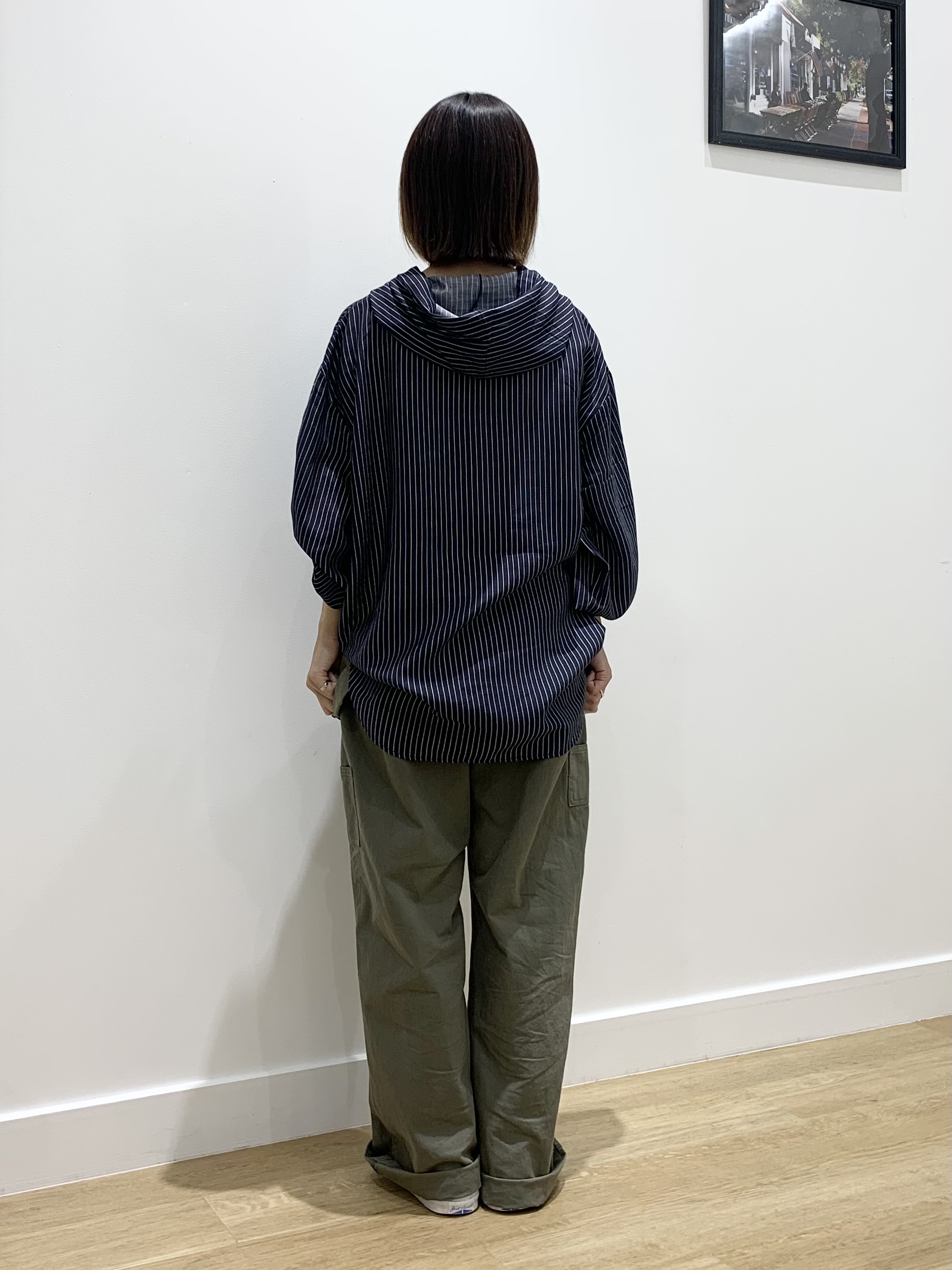 IMARIさんの「Dessin｜ストライプシアーフードシャツ」を使ったコーディネート