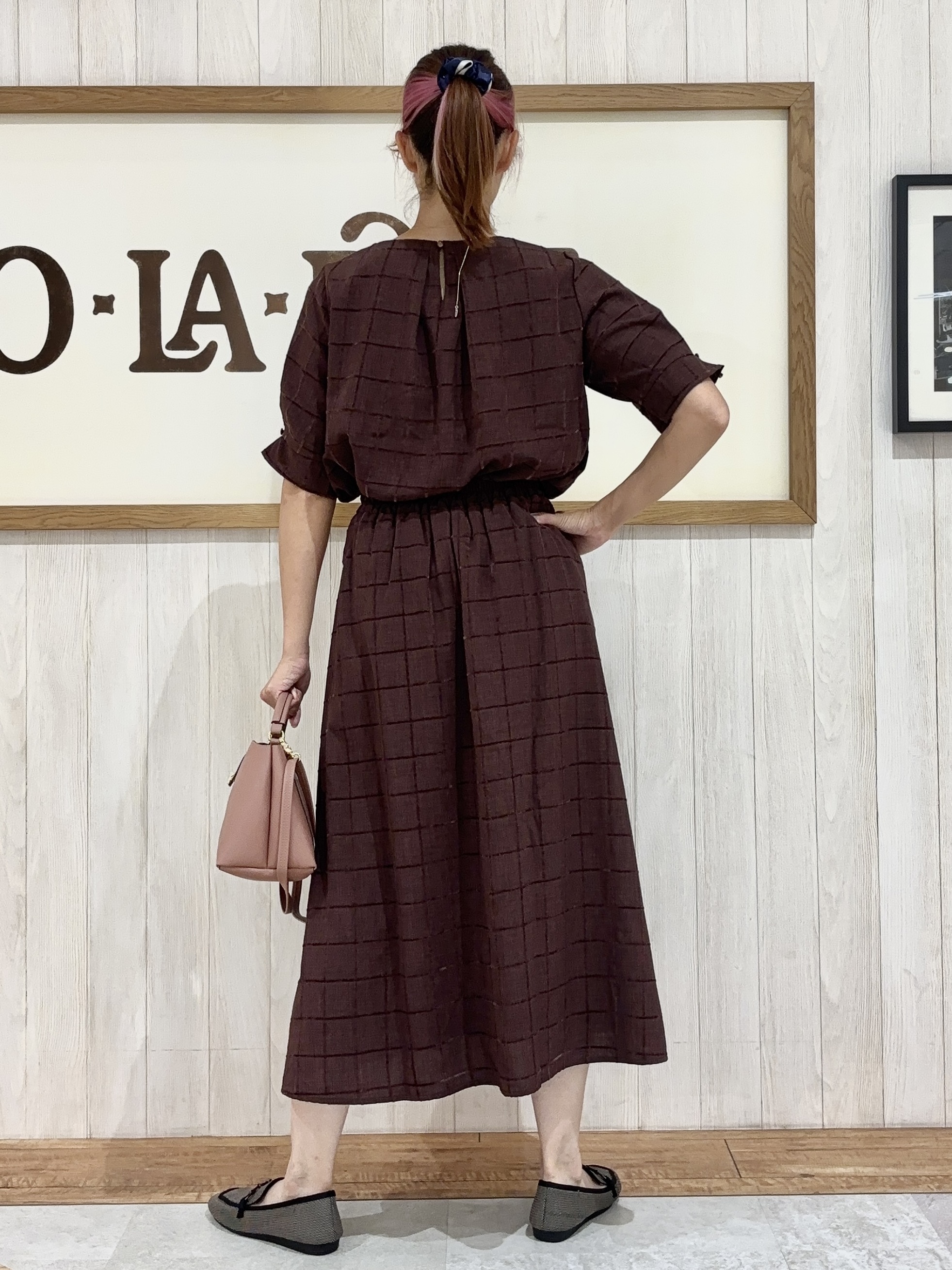 みきぽんさんの「SHOO･LA･RUE｜【セットアップ可/S-LL】モールチェックで上品に タックスリーブ ブラウス」を使ったコーディネート