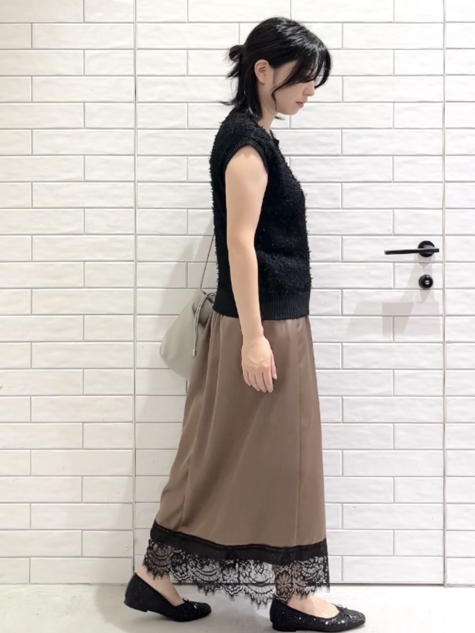 しおりさんの「OPAQUE.CLIP｜ラメテープヤーンニット【洗濯機OK】」を使ったコーディネート
