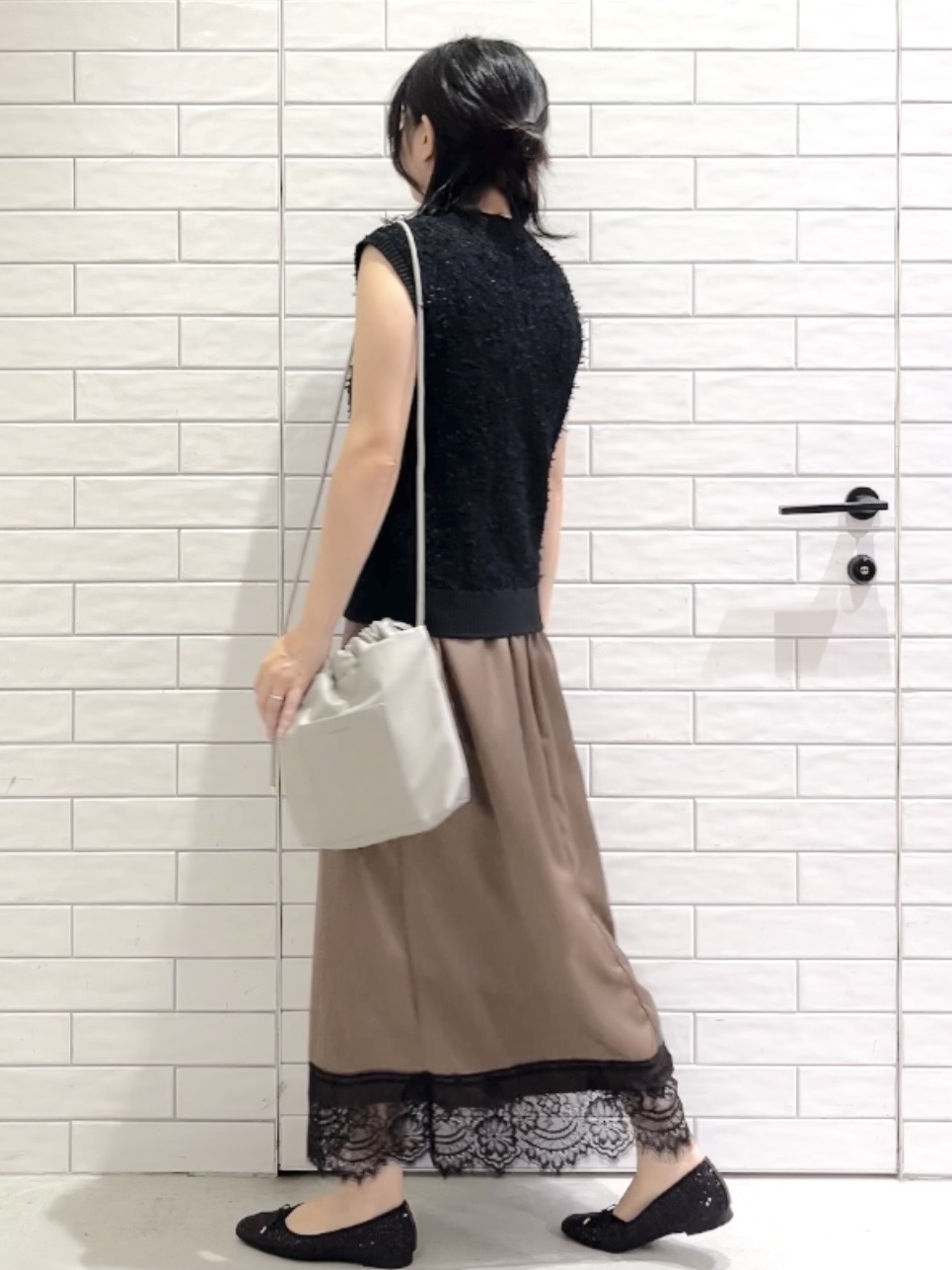しおりさんの「OPAQUE.CLIP｜ラメテープヤーンニット【洗濯機OK】」を使ったコーディネート