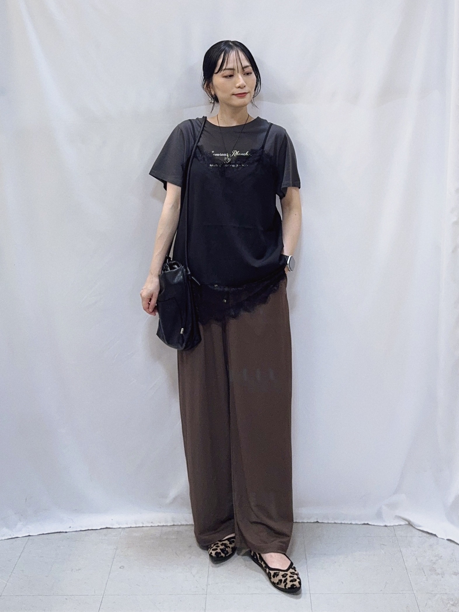 𝐇𝐢𝐫𝐨𝐦𝐢さんの「SHOO･LA･RUE｜【洗濯機可/S-LL】体型カバーしながらこなれ見え。レース付きキャミソール」を使ったコーディネート