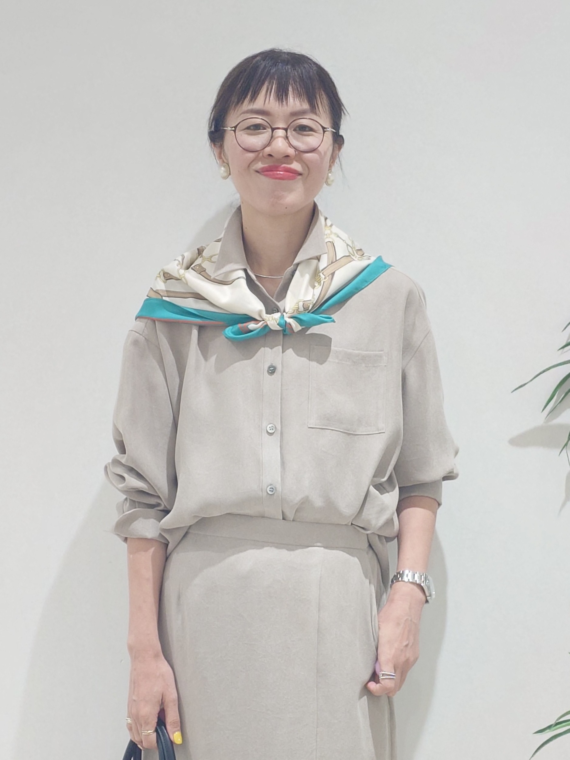 MUTSUKOさんの「UNTITLED｜リバーベルトプリントスカーフ」を使ったコーディネート