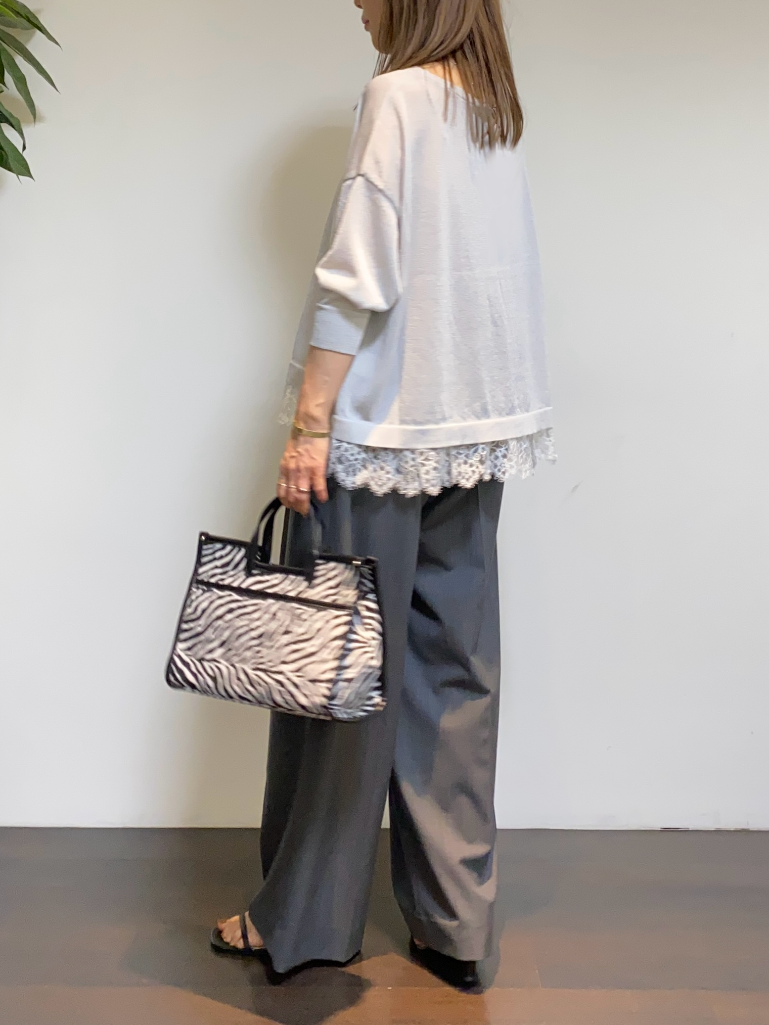 tomoさんの「UNTITLED｜レースドッキングニットプルオーバー」を使ったコーディネート