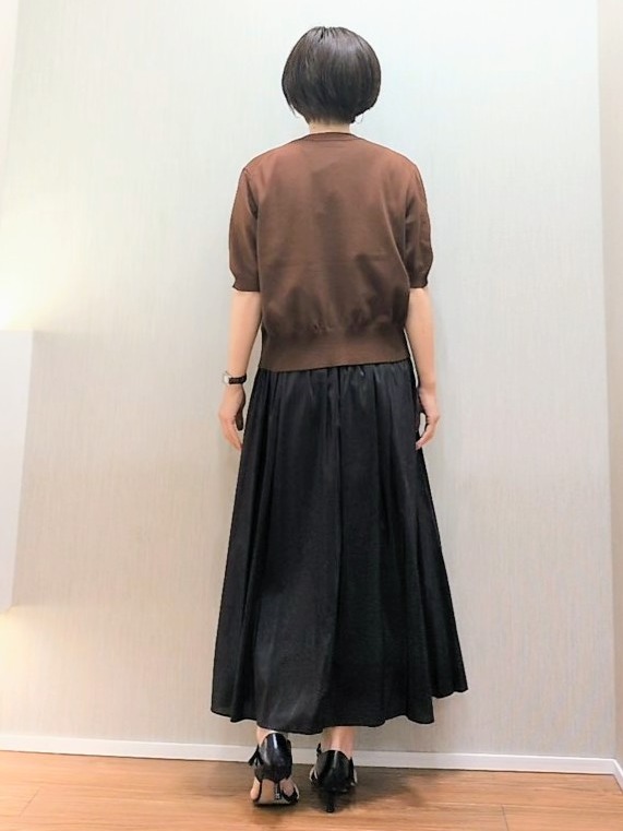 ミズタさんの「UNTITLED｜【すっきりコンパクト】ドライタッチ5分袖カーディガン」を使ったコーディネート