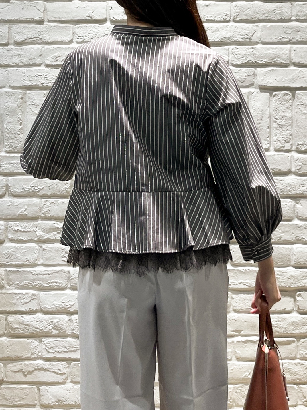 erinaさんの「index｜【防シワ】レースレイヤードペプラムブラウス《洗濯機OK／イージーアイロン》」を使ったコーディネート