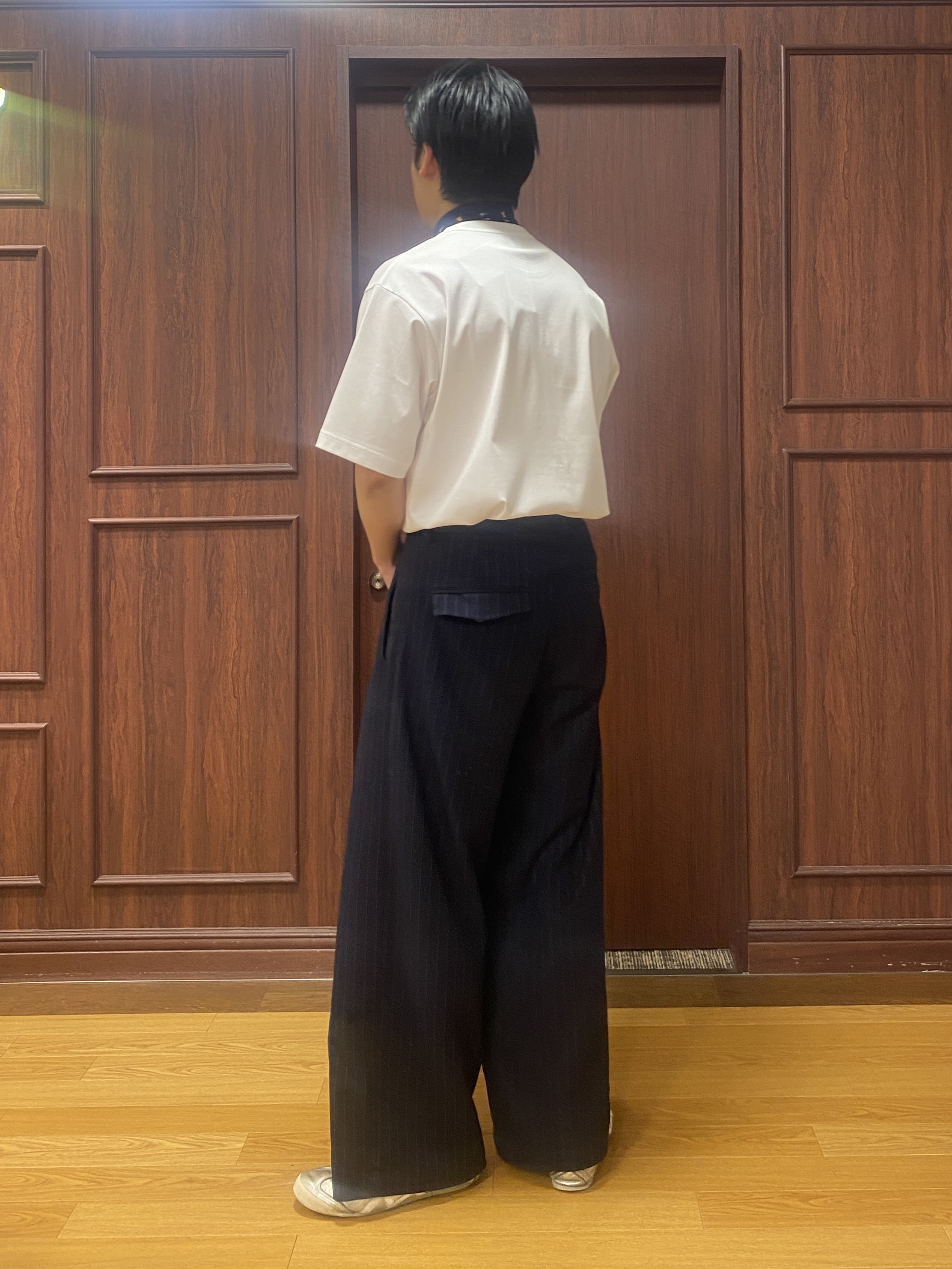 石井友也さんの「TAKEO KIKUCHI｜【接触冷感】アイスクリアコットン Tシャツ」を使ったコーディネート