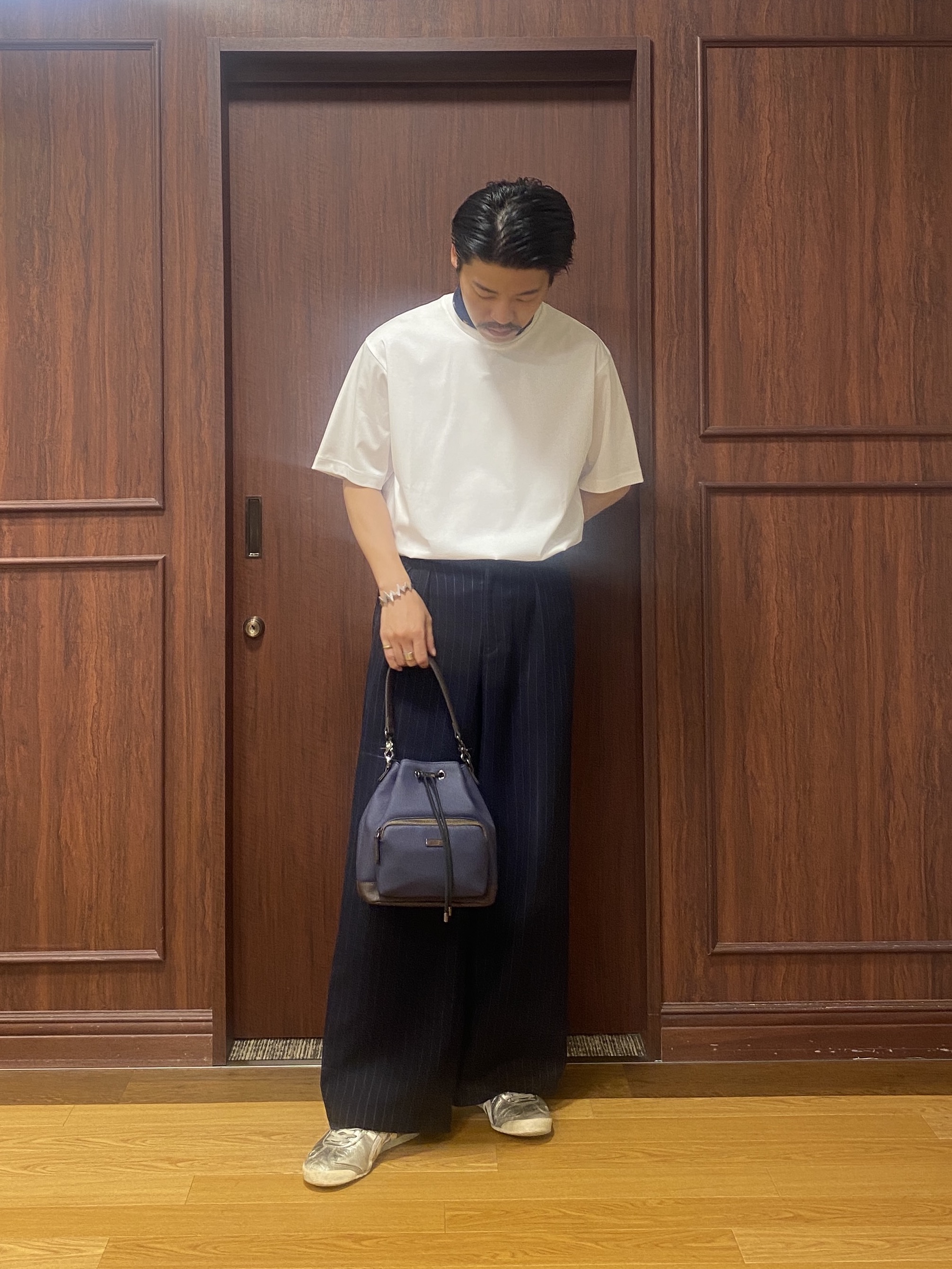石井友也さんの「TAKEO KIKUCHI｜【接触冷感】アイスクリアコットン Tシャツ」を使ったコーディネート