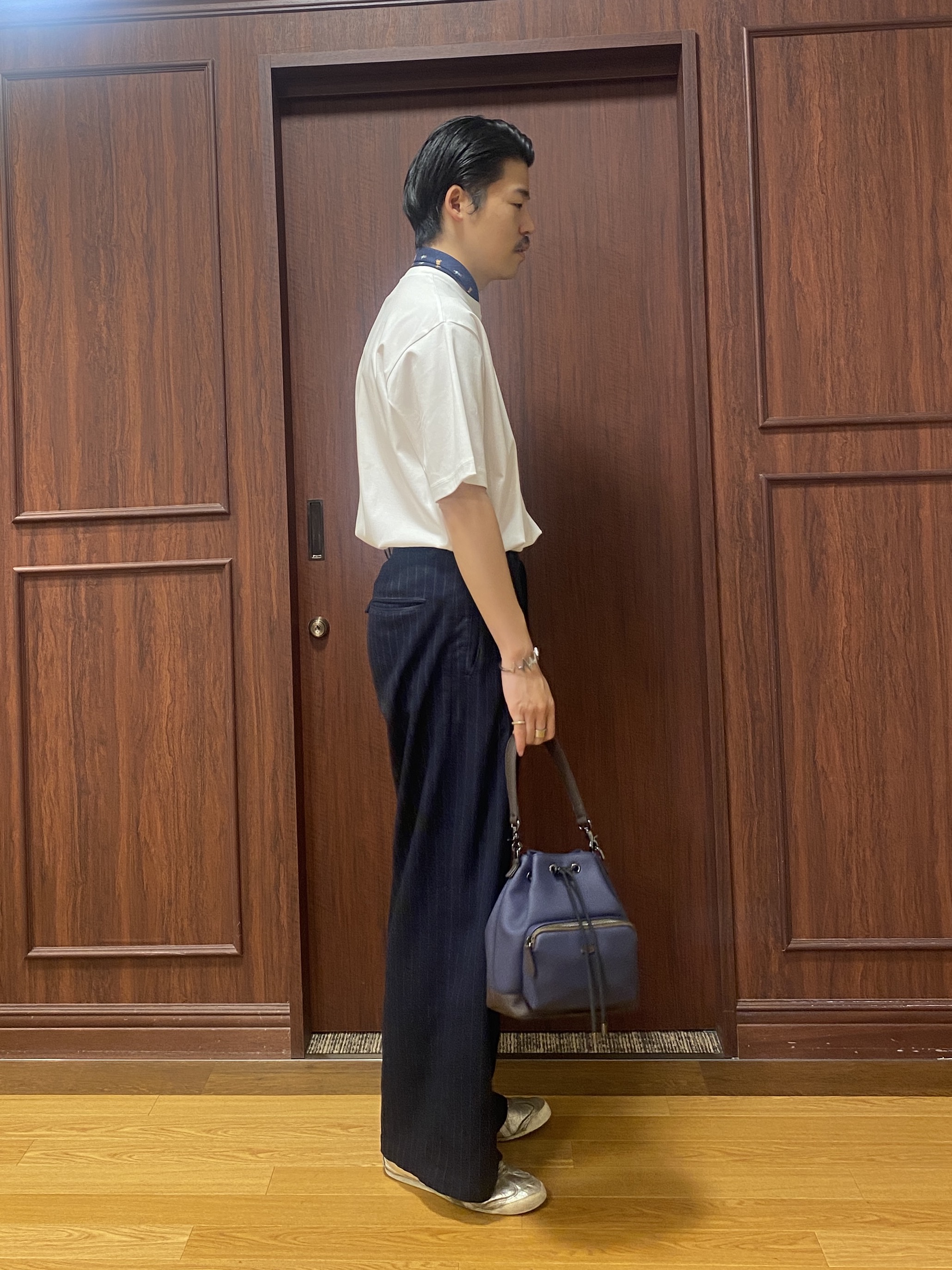 石井友也さんの「TAKEO KIKUCHI｜【接触冷感】アイスクリアコットン Tシャツ」を使ったコーディネート