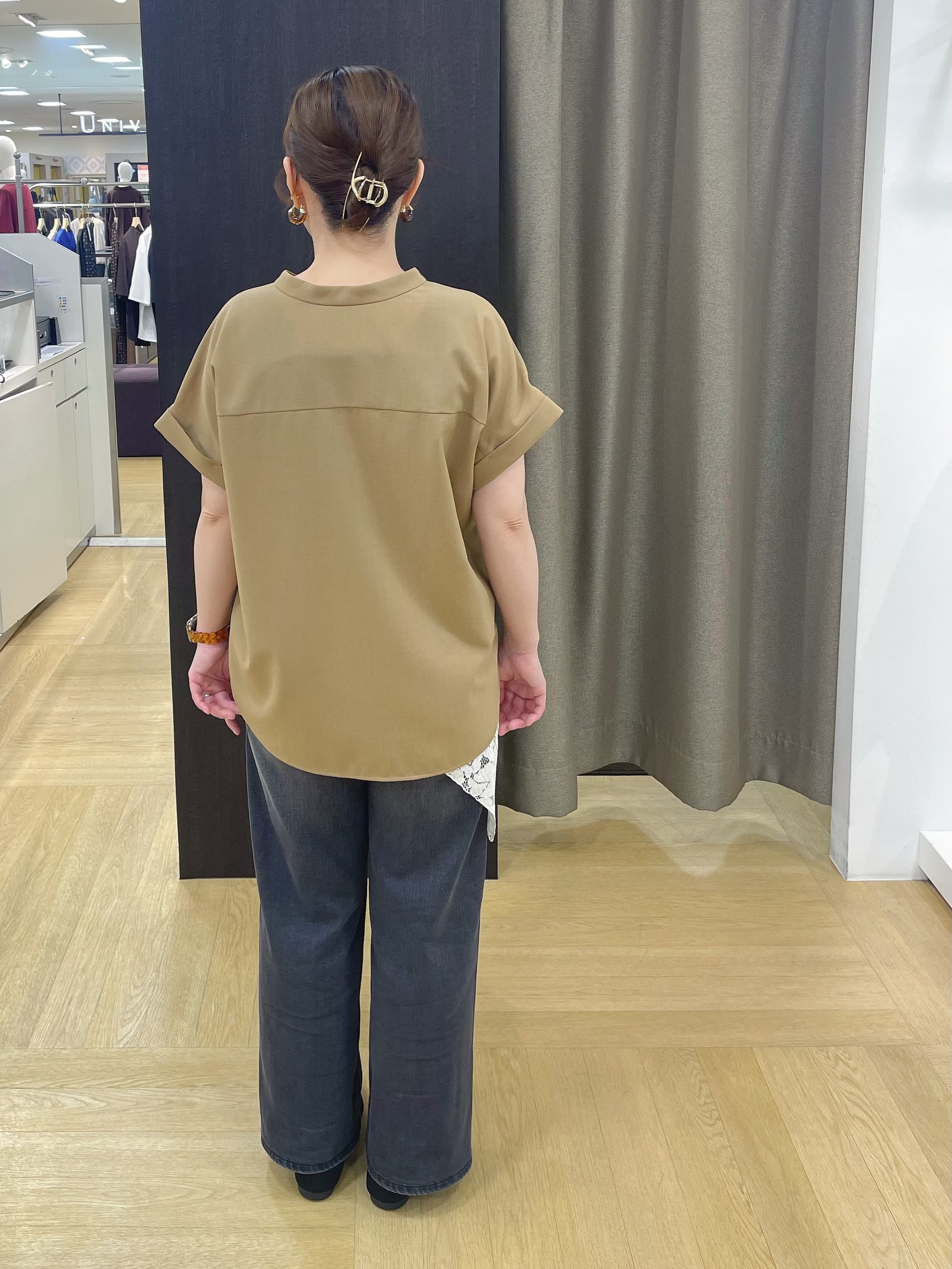 ヒロさんの「UNTITLED｜【セットアップ可/通気性/UVカット】エアリークールブラウス」を使ったコーディネート