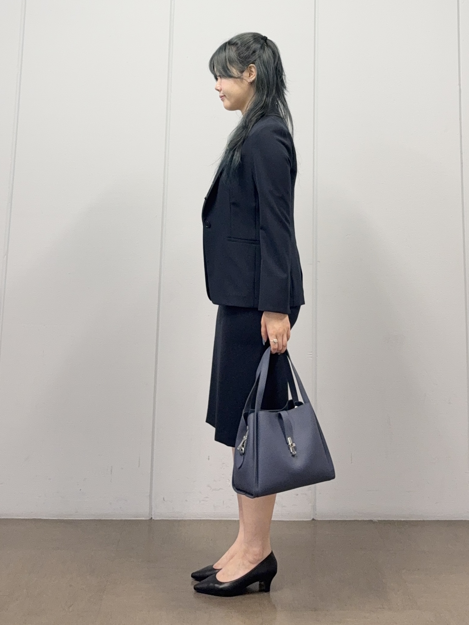 mizukiさんの「INDIVI｜【接触冷感／UVケア】ボウタイ風 幾何学柄ブラウス」を使ったコーディネート
