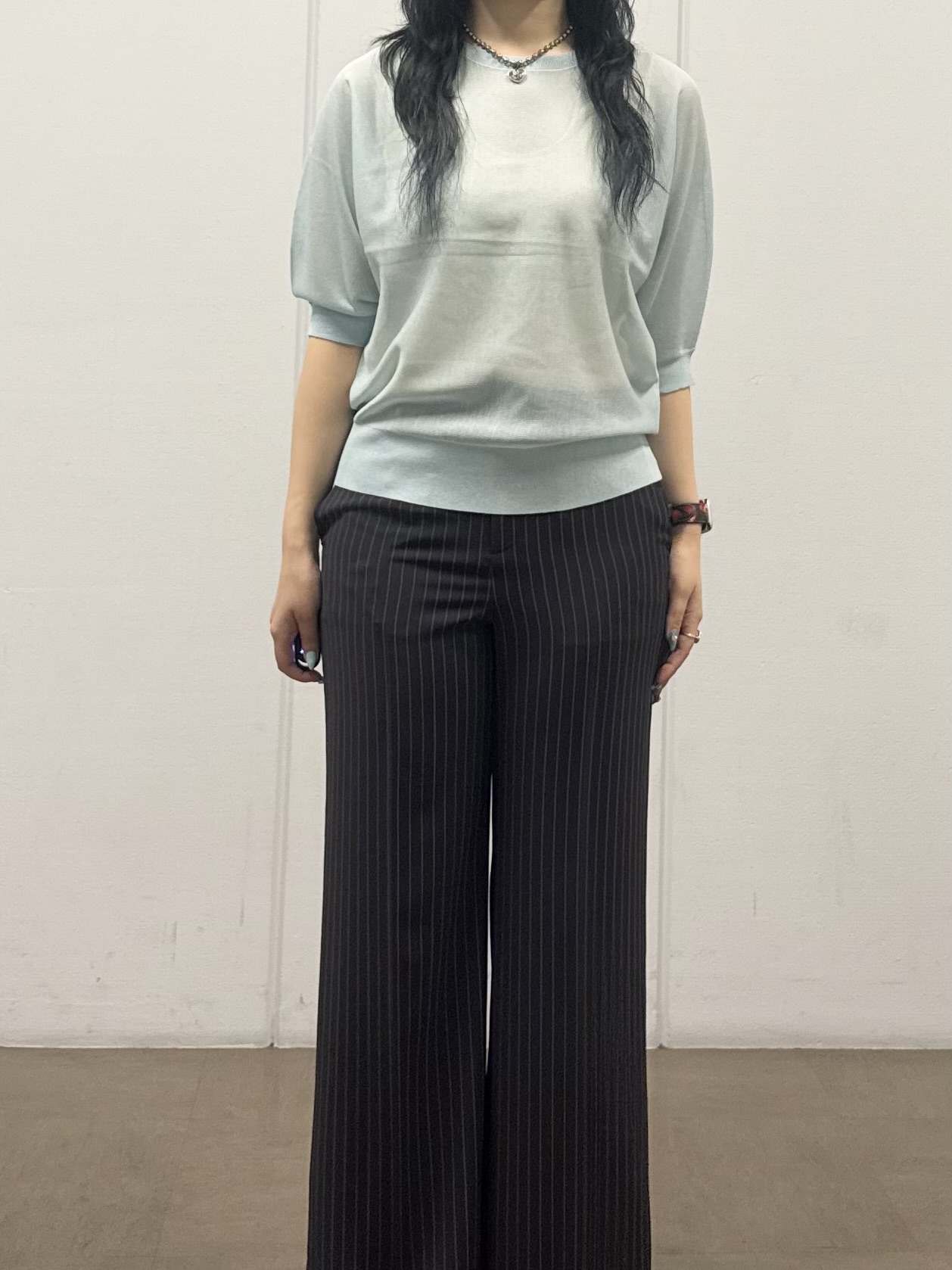 mizukiさんの「INDIVI｜【体型カバー／洗える】シアードルマンニット」を使ったコーディネート