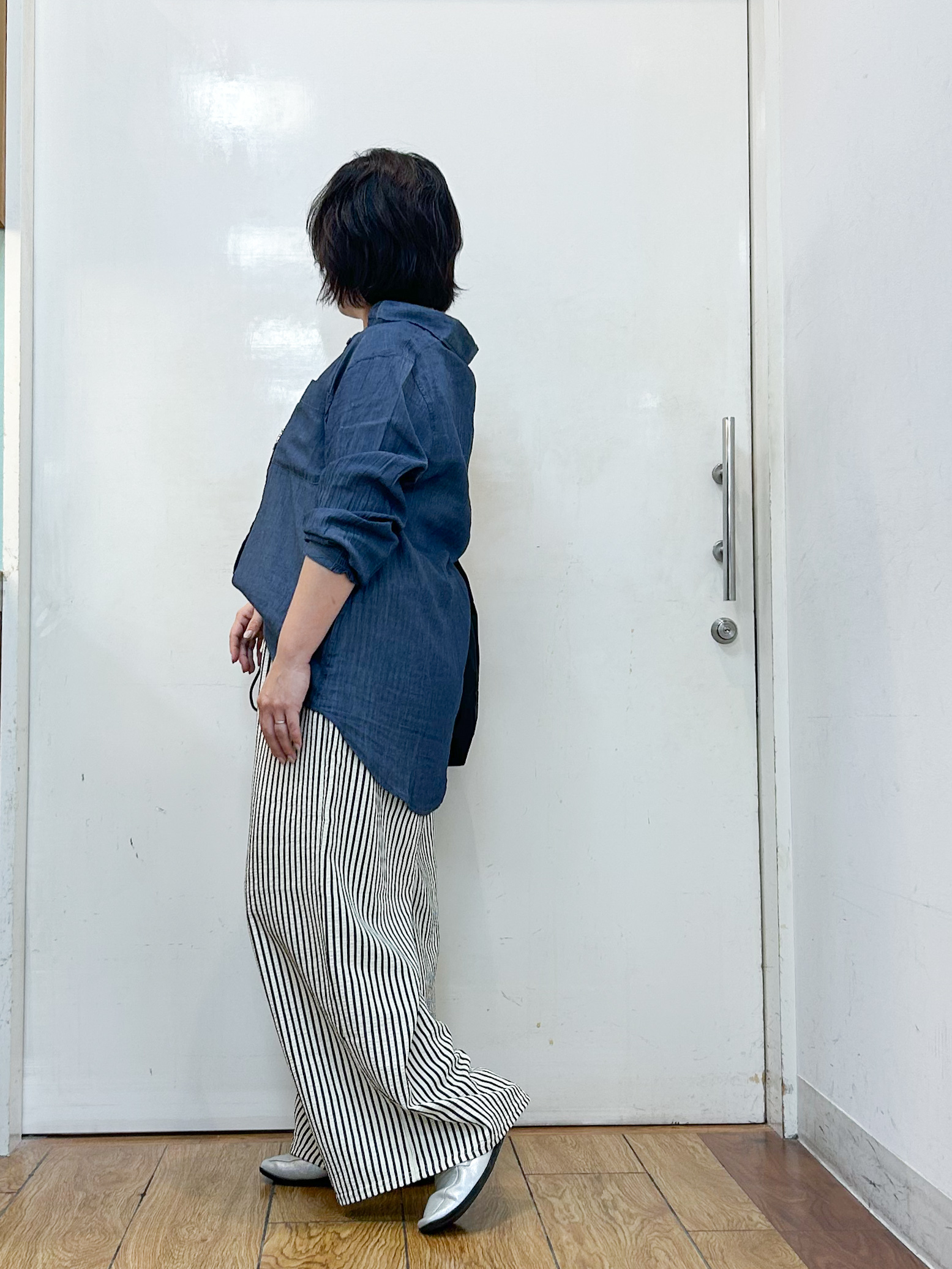 haruさんの「SHOO･LA･RUE｜【綿100%/UV/S-LL/体型カバー】優しく透ける 柔らかシアーデニムシャツ」を使ったコーディネート