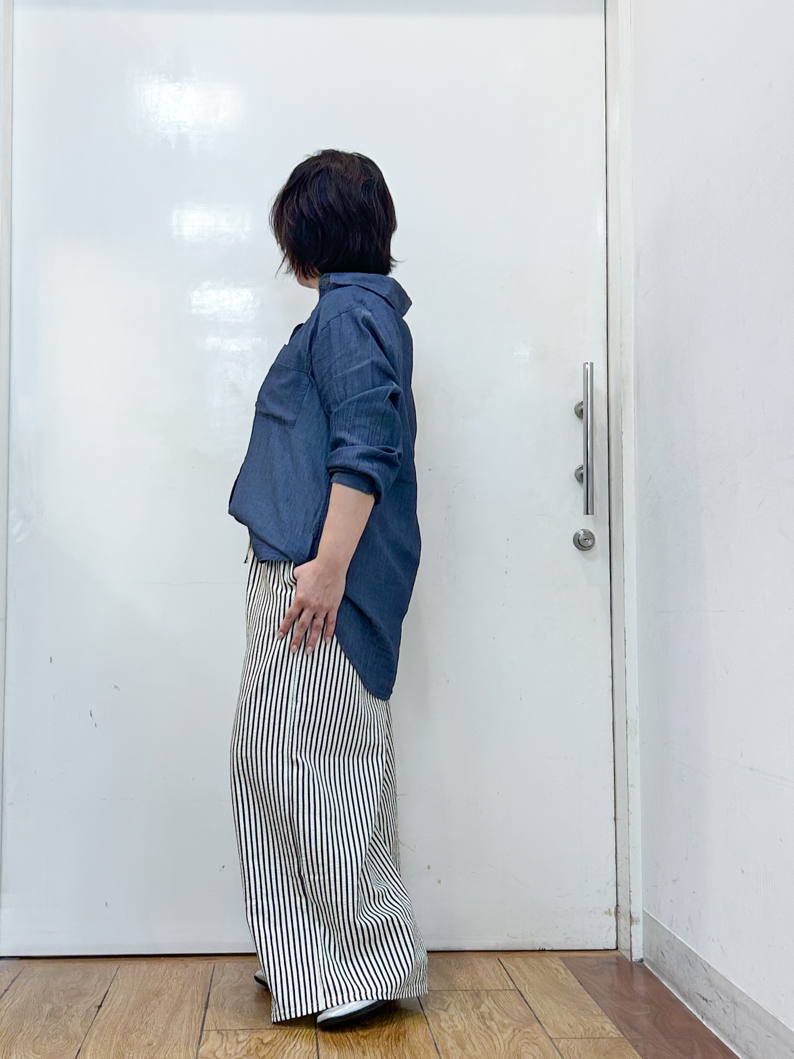 haruさんの「SHOO･LA･RUE｜【綿100%/UV/S-LL/体型カバー】優しく透ける 柔らかシアーデニムシャツ」を使ったコーディネート