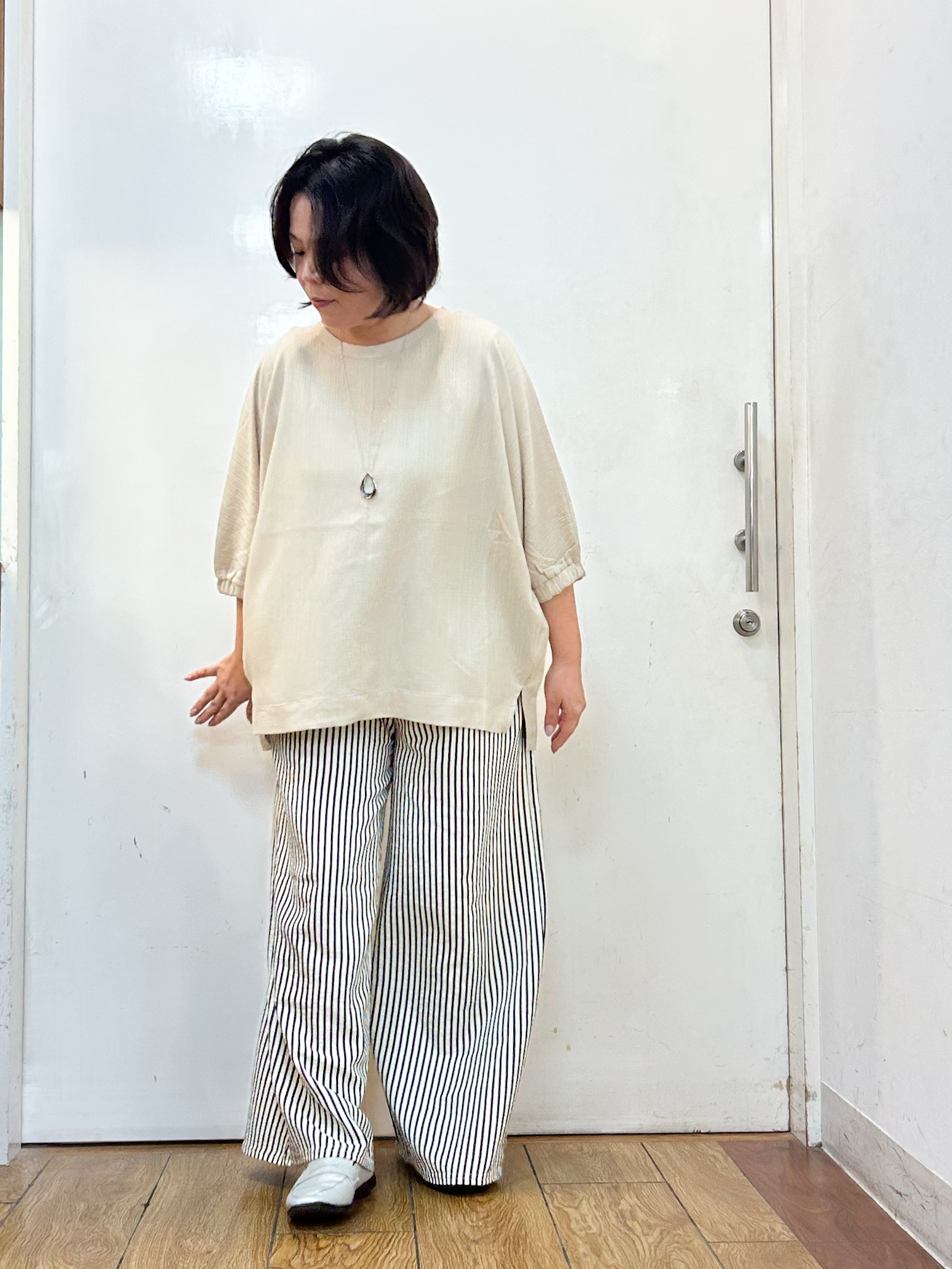 haruさんの「SHOO･LA･RUE｜【インせず着られる/洗濯後しわになりにくい】しぼしぼドルマンブラウス」を使ったコーディネート