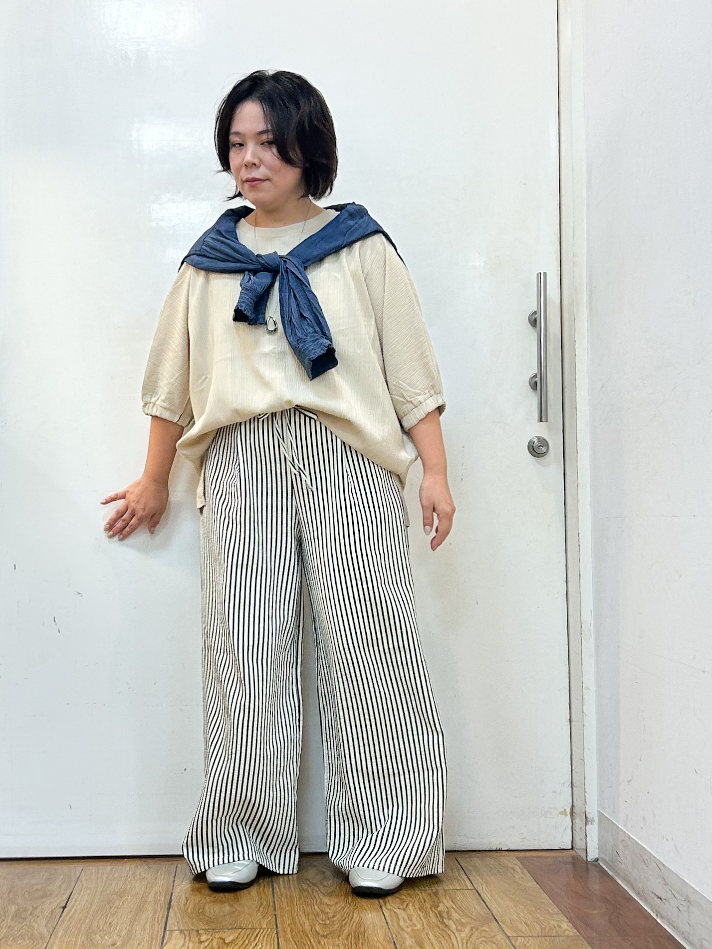 haruさんの「SHOO･LA･RUE｜【インせず着られる/洗濯後しわになりにくい】しぼしぼドルマンブラウス」を使ったコーディネート