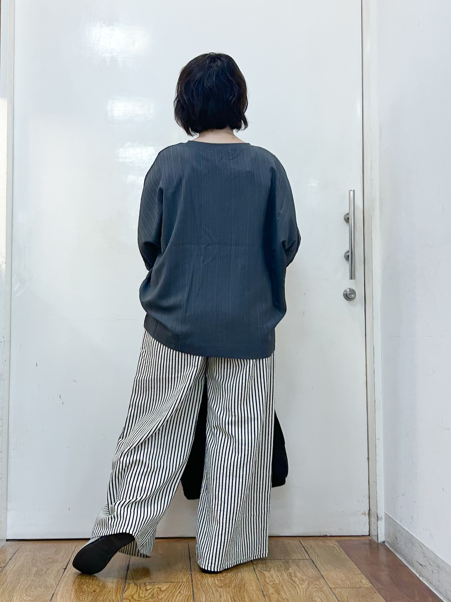 haruさんの「SHOO･LA･RUE｜【インせず着られる/洗濯後しわになりにくい】しぼしぼドルマンブラウス」を使ったコーディネート