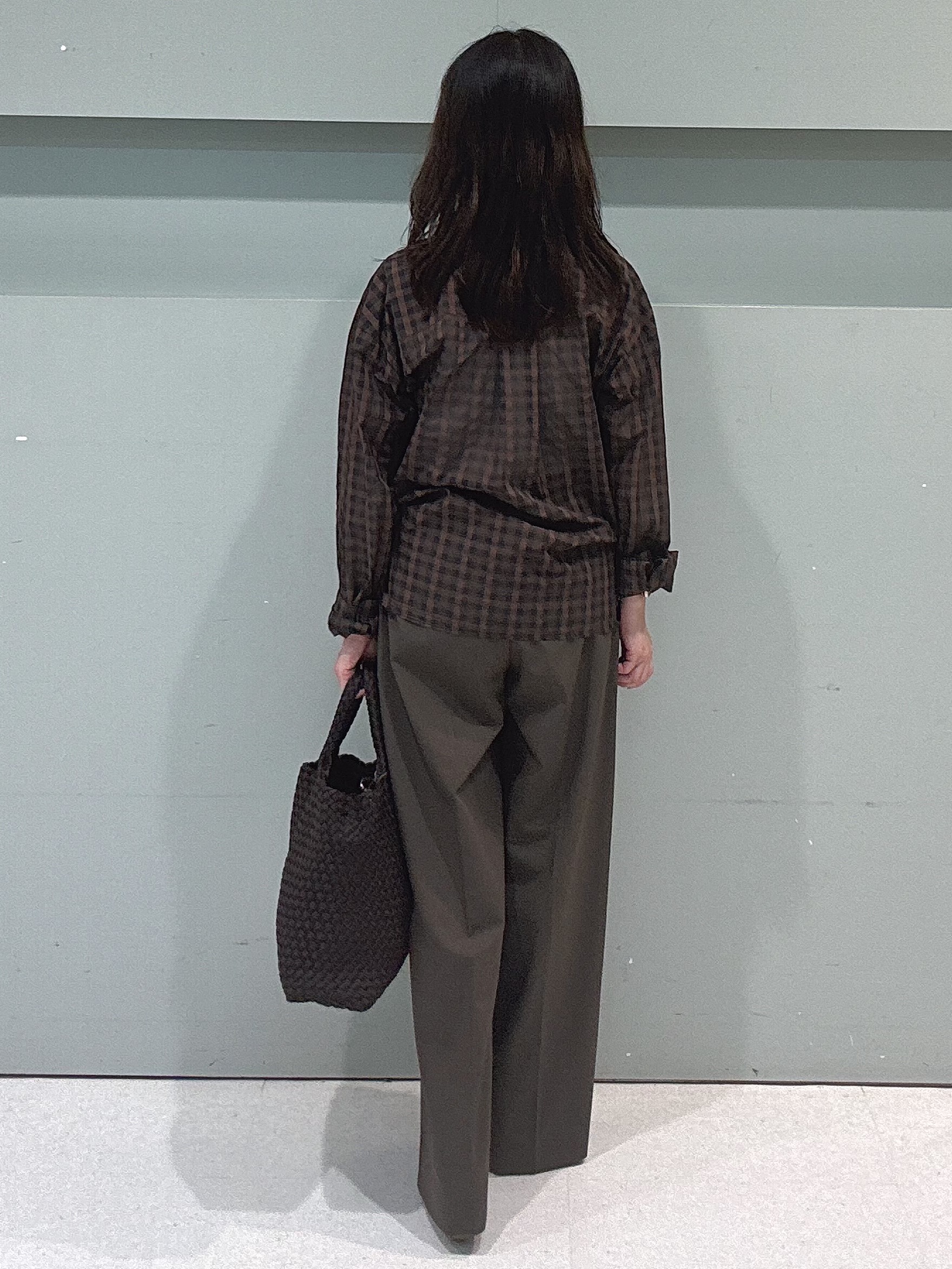 makiさんの「UNTITLED｜シアーチェックシャツブラウス」を使ったコーディネート
