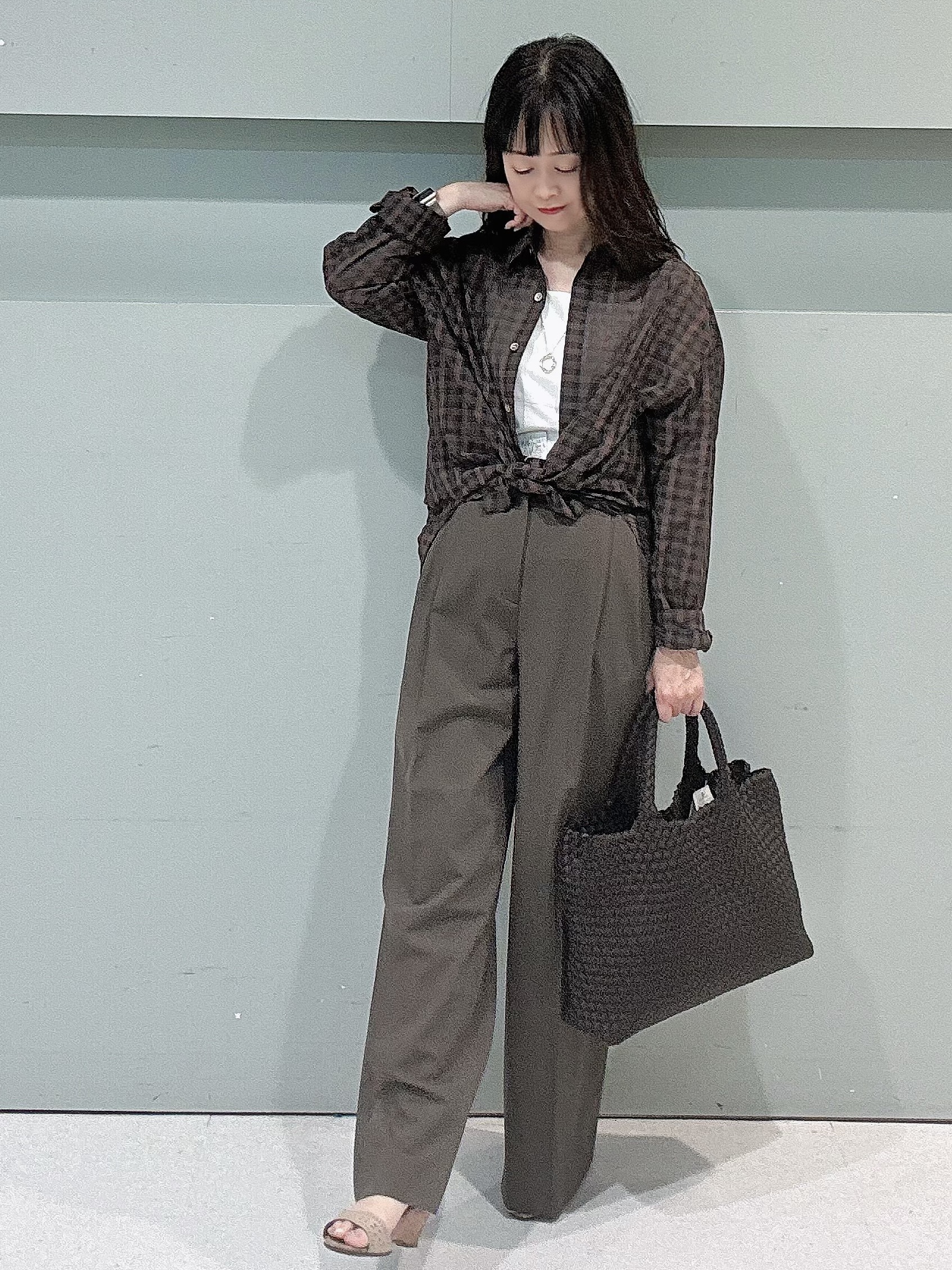 makiさんの「UNTITLED｜シアーチェックシャツブラウス」を使ったコーディネート
