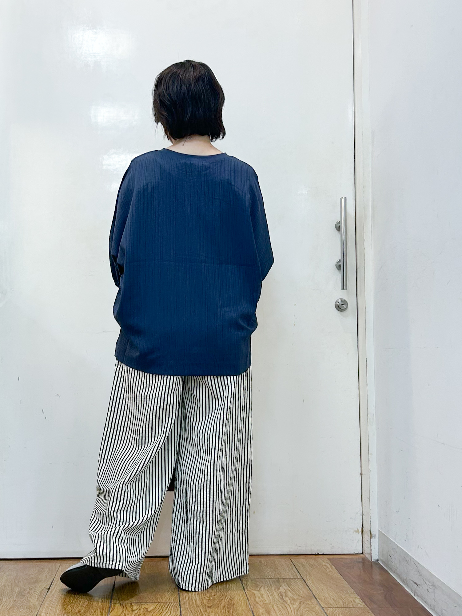 haruさんの「SHOO･LA･RUE｜【インせず着られる/洗濯後しわになりにくい】しぼしぼドルマンブラウス」を使ったコーディネート