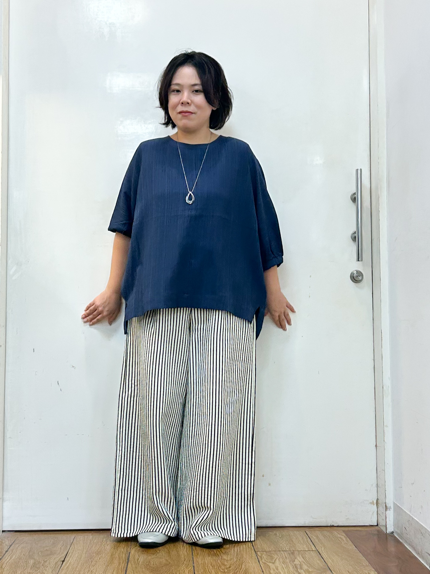 haruさんの「SHOO･LA･RUE｜【インせず着られる/洗濯後しわになりにくい】しぼしぼドルマンブラウス」を使ったコーディネート