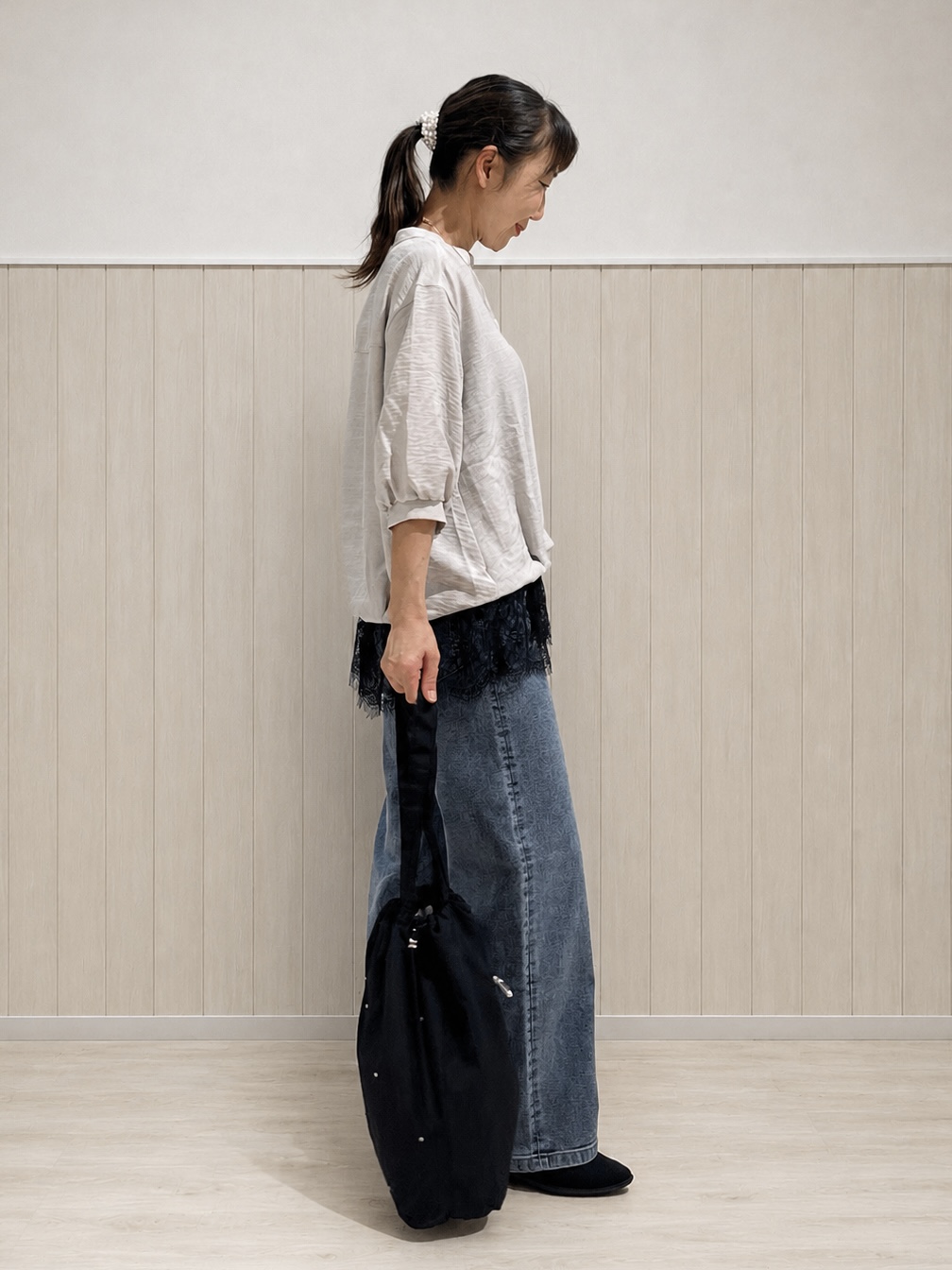 まつみさんの「SHOO･LA･RUE｜【S-LL】裾レースで女性らしさをプラス レイヤード風 タックスキッパーブラウス」を使ったコーディネート